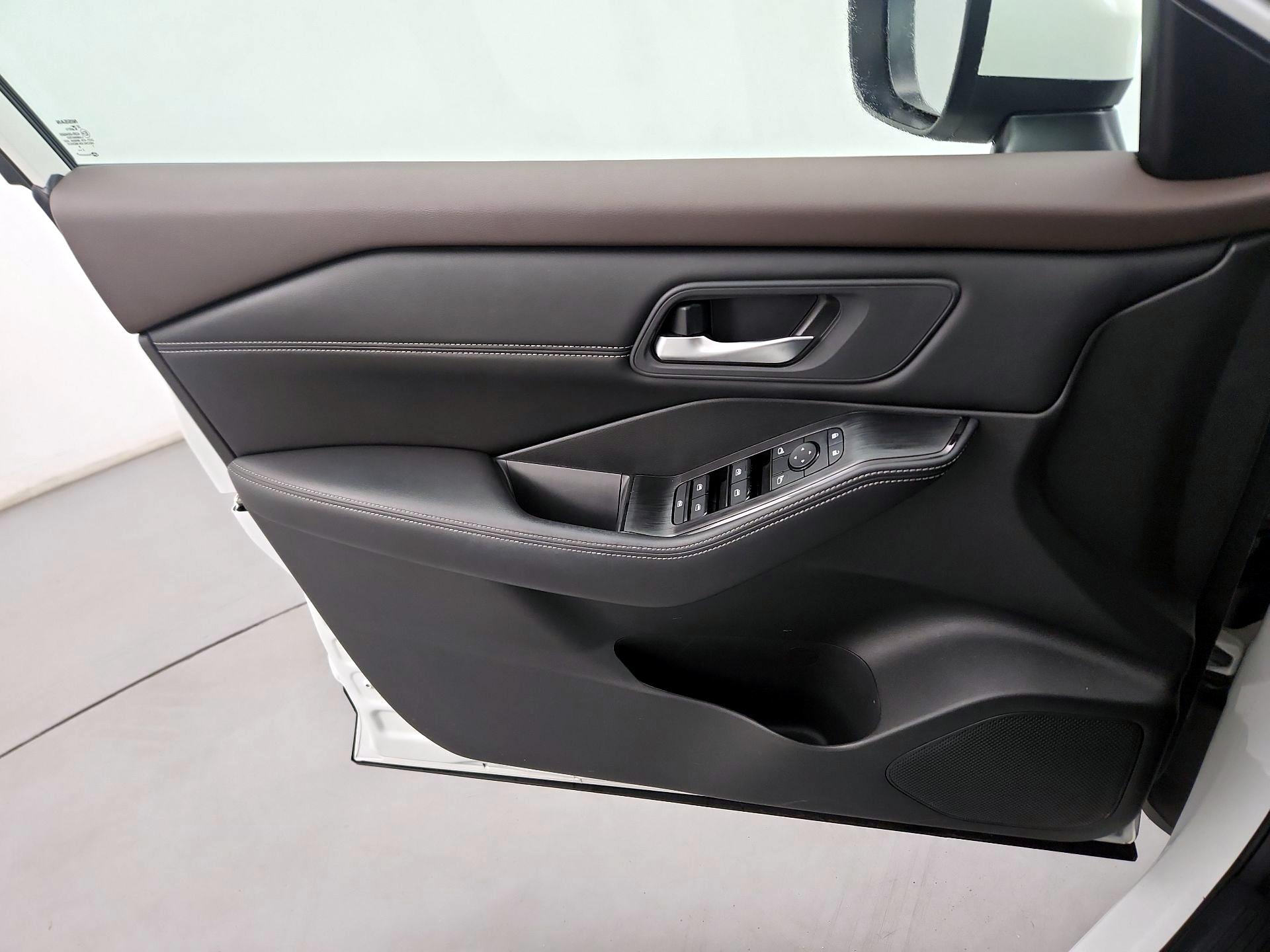 Thumbnail: 2023 Nissan Rogue - 12