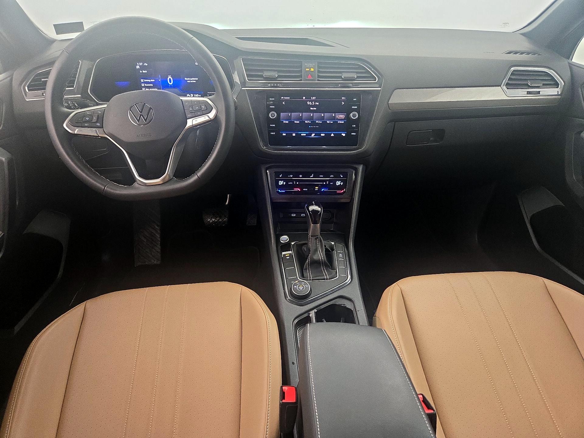 Thumbnail: 2023 Volkswagen Tiguan - 9