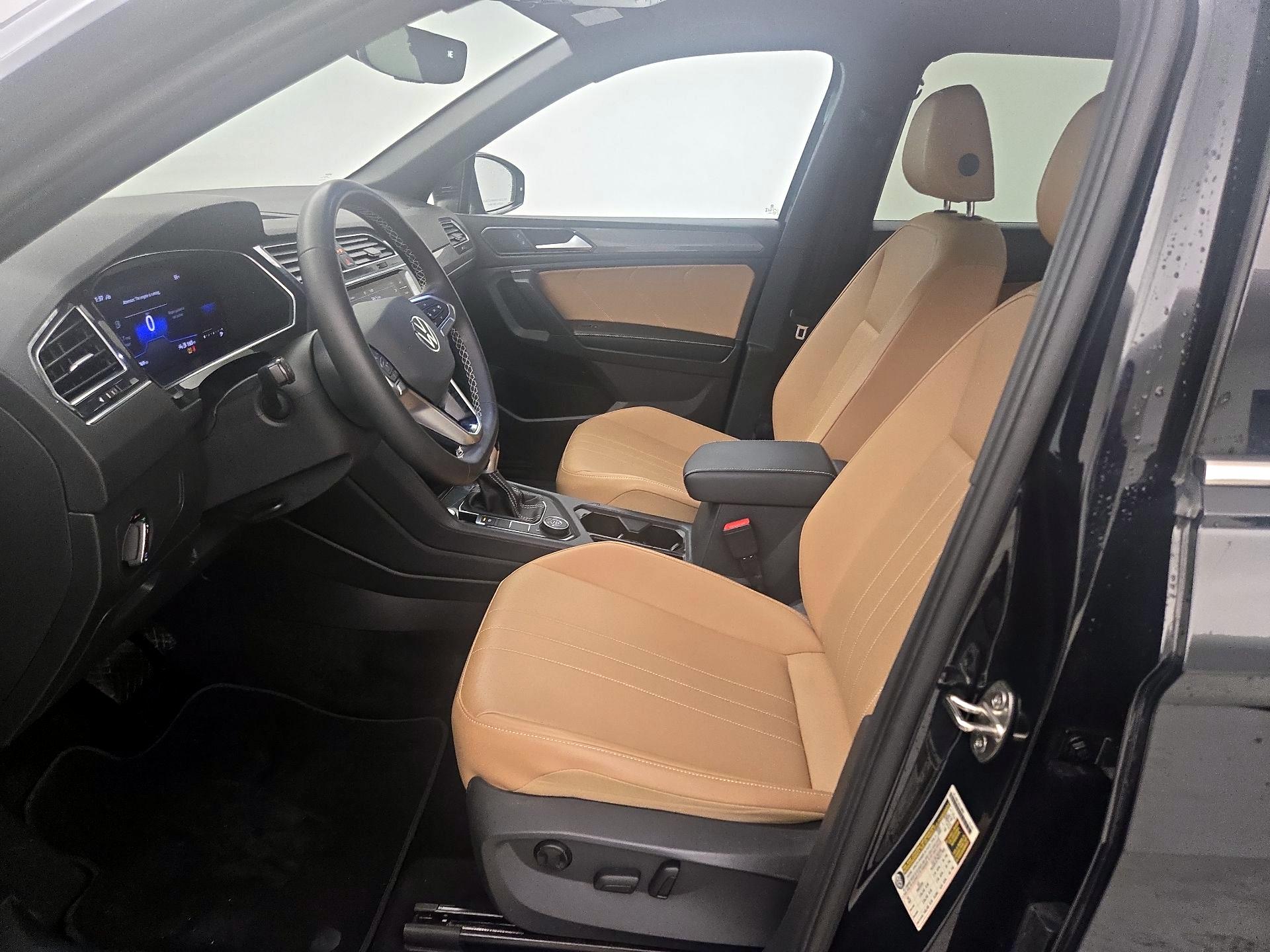 Thumbnail: 2023 Volkswagen Tiguan - 11