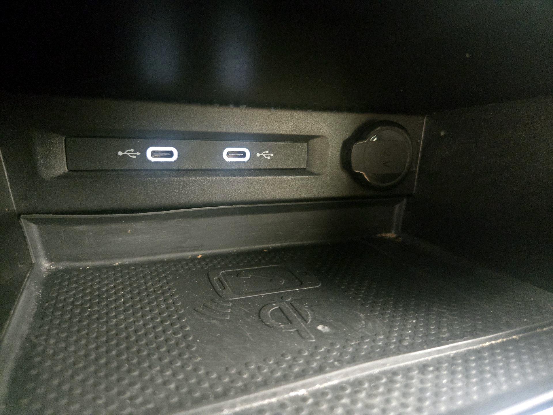 Thumbnail: 2023 Volkswagen Tiguan - 18