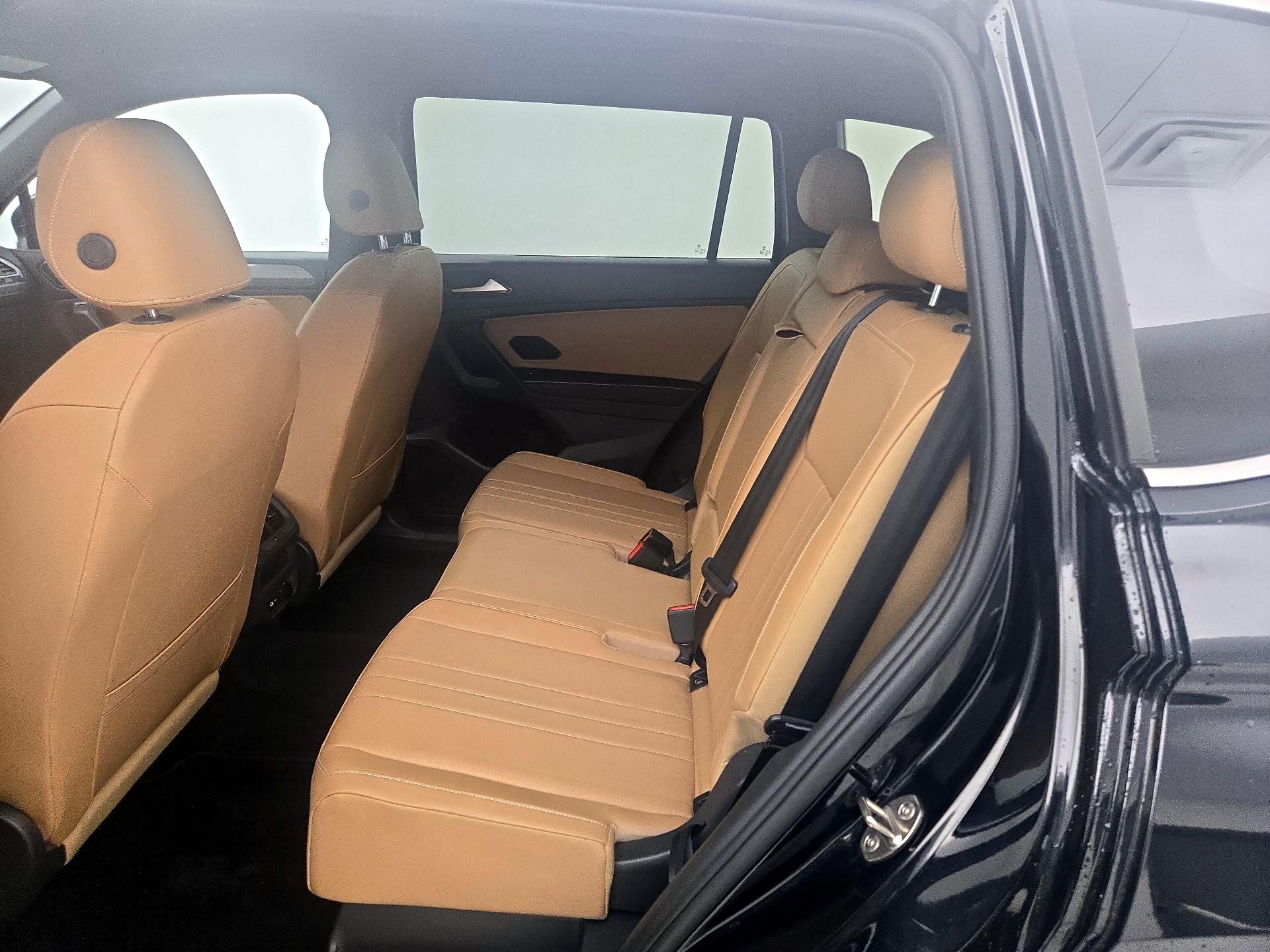 Thumbnail: 2023 Volkswagen Tiguan - 19