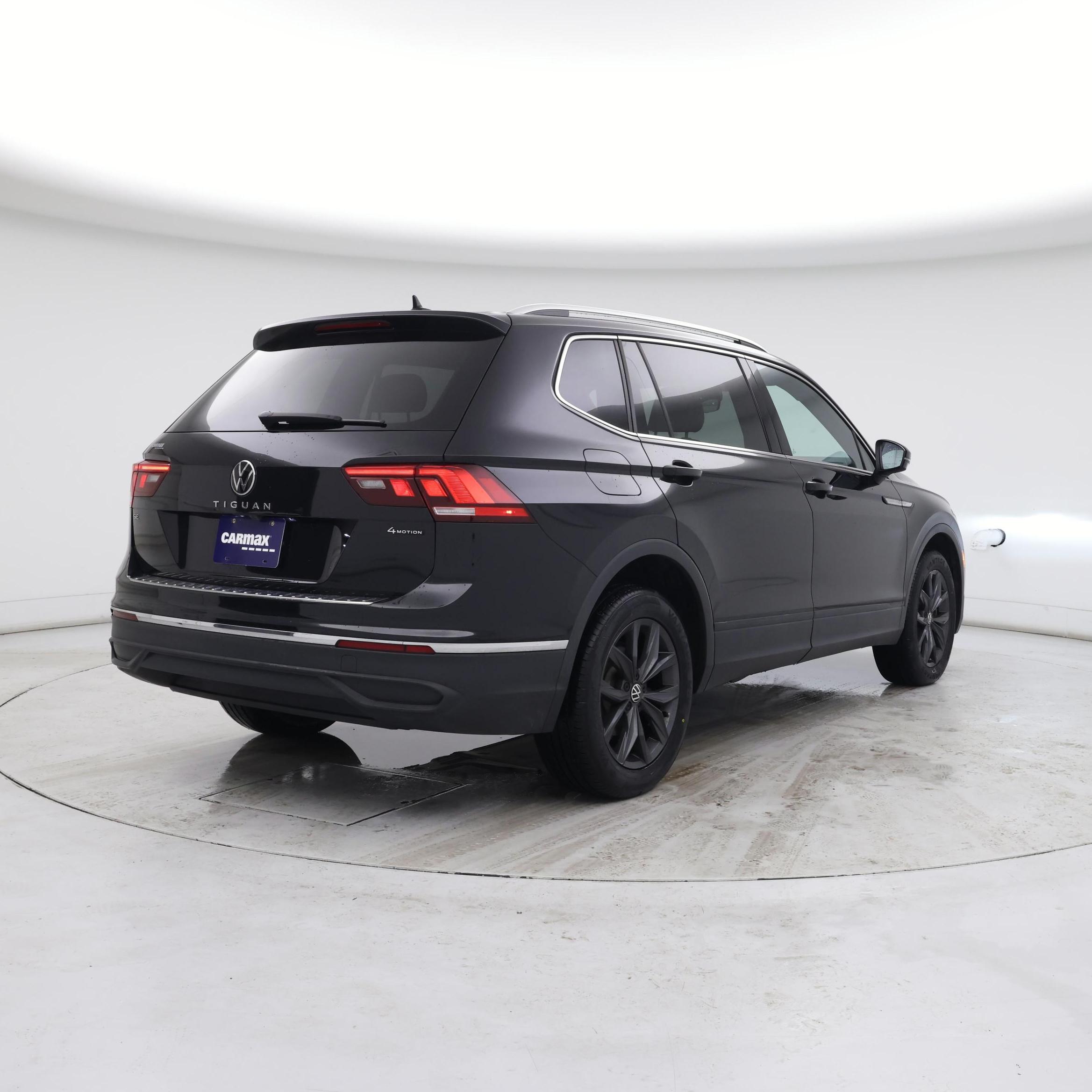 Thumbnail: 2023 Volkswagen Tiguan - 8