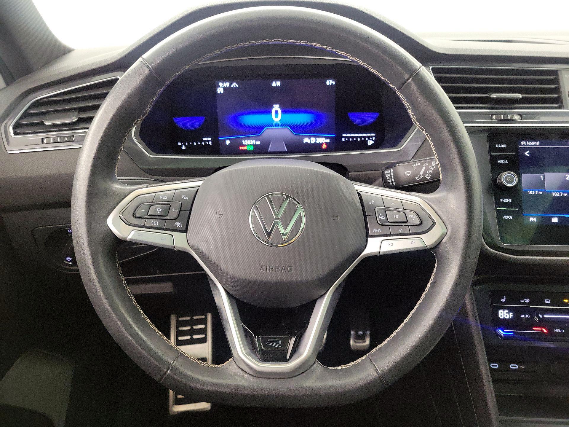 Thumbnail: 2023 Volkswagen Tiguan - 10