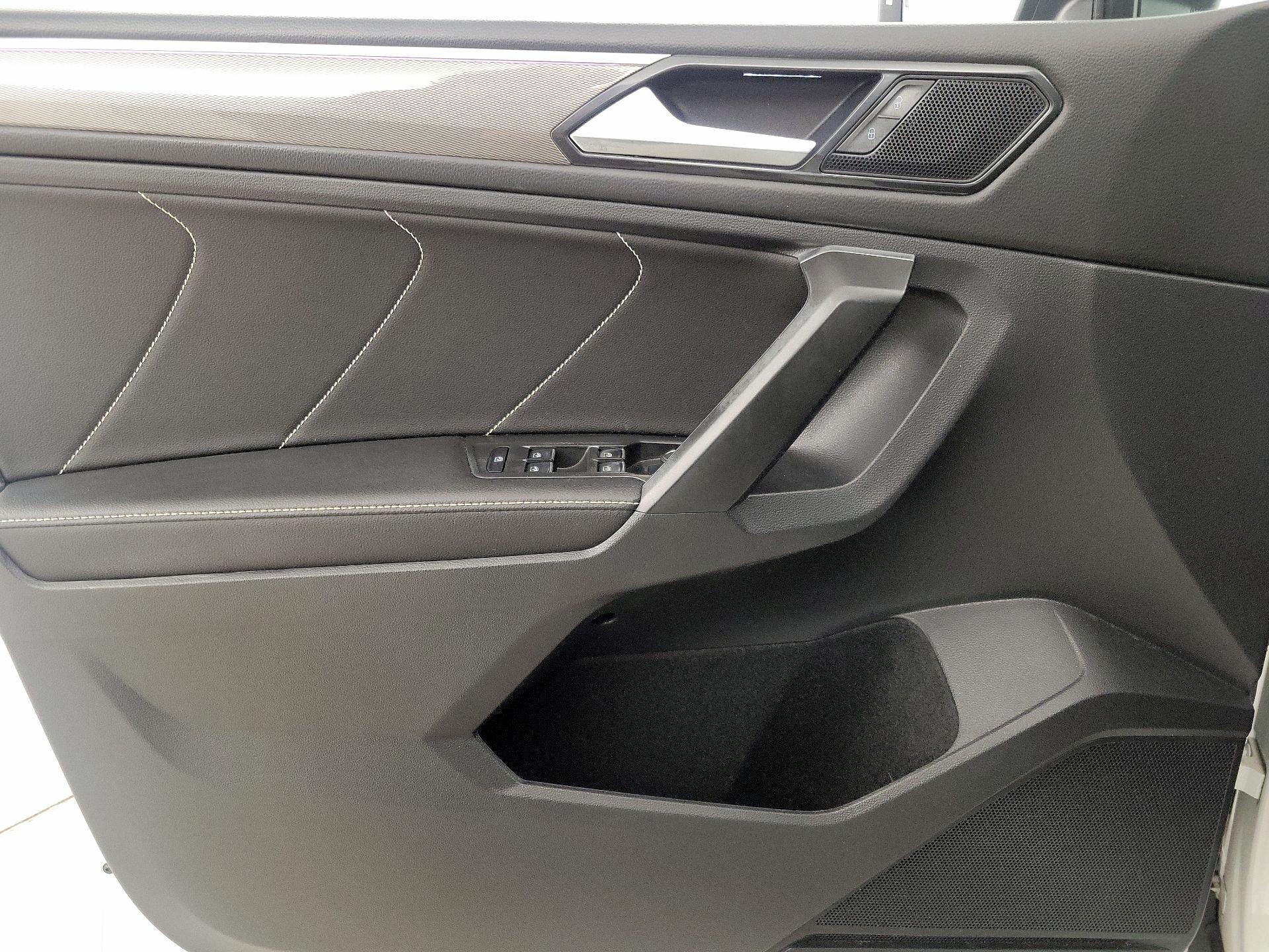 Thumbnail: 2023 Volkswagen Tiguan - 12