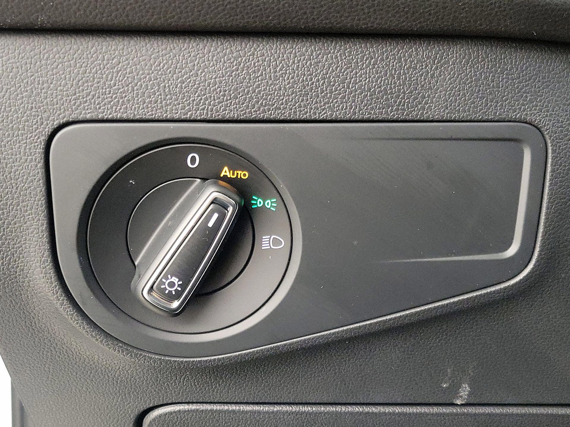 Thumbnail: 2023 Volkswagen Tiguan - 13