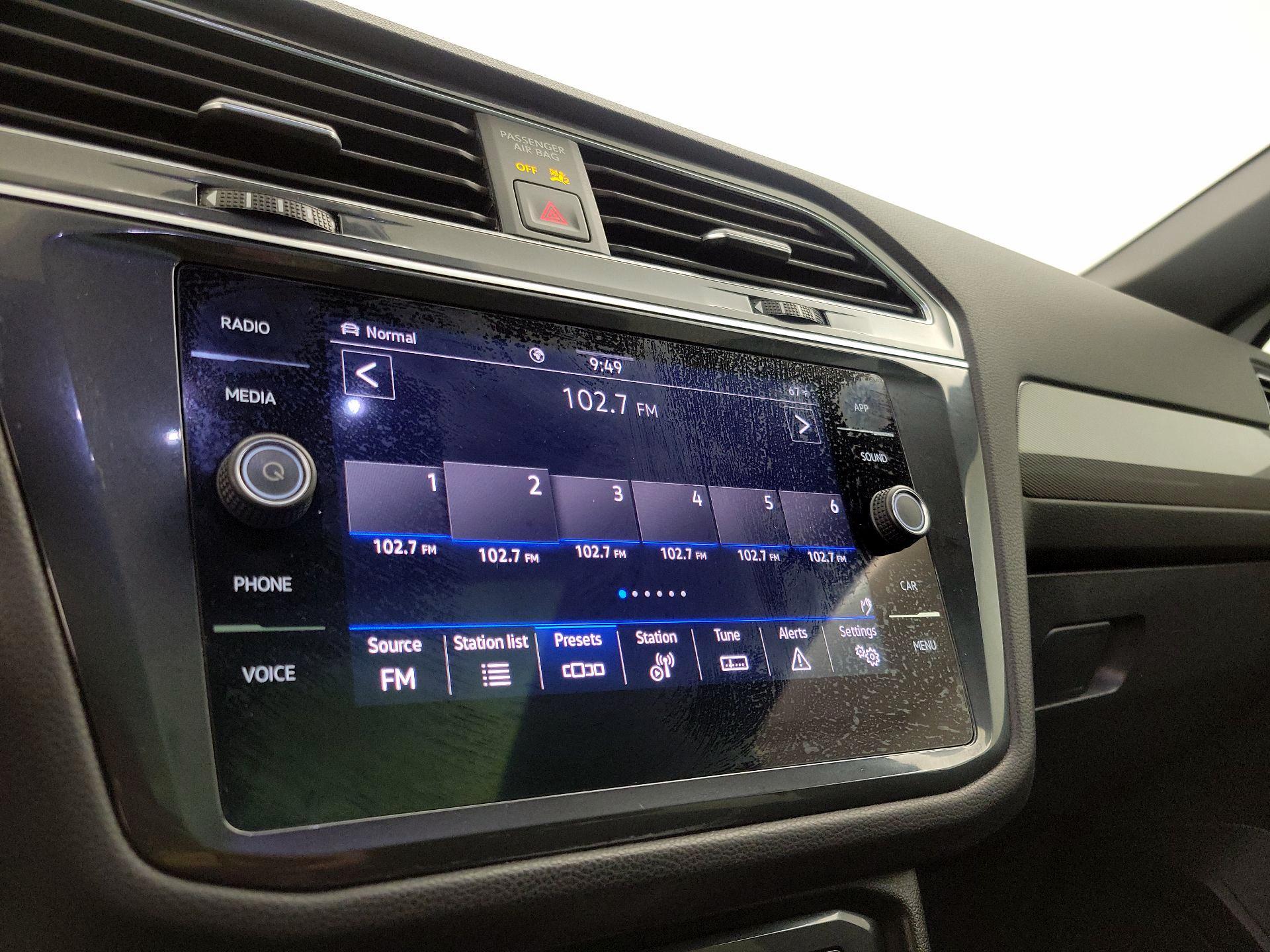 Thumbnail: 2023 Volkswagen Tiguan - 15