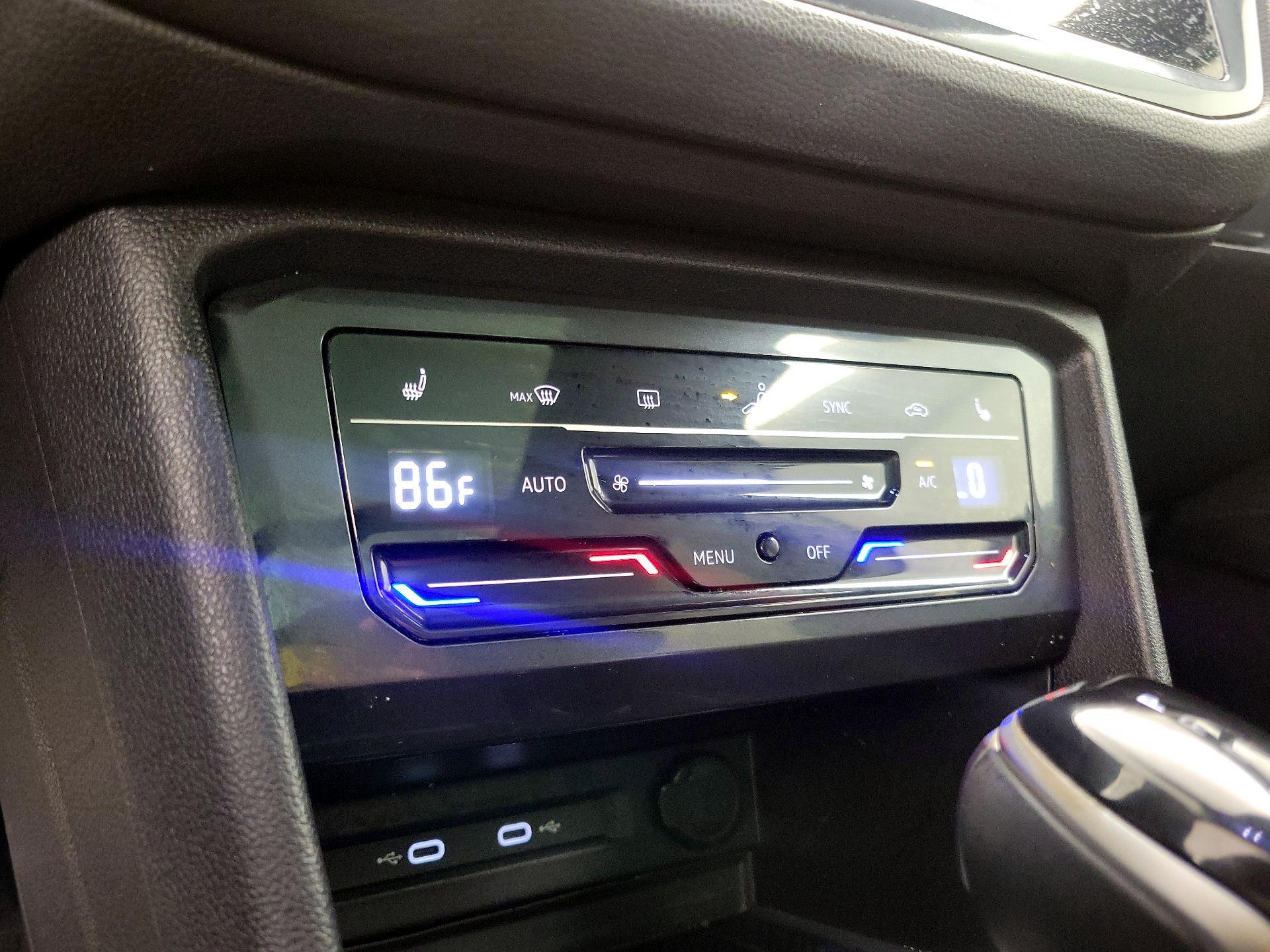 Thumbnail: 2023 Volkswagen Tiguan - 16