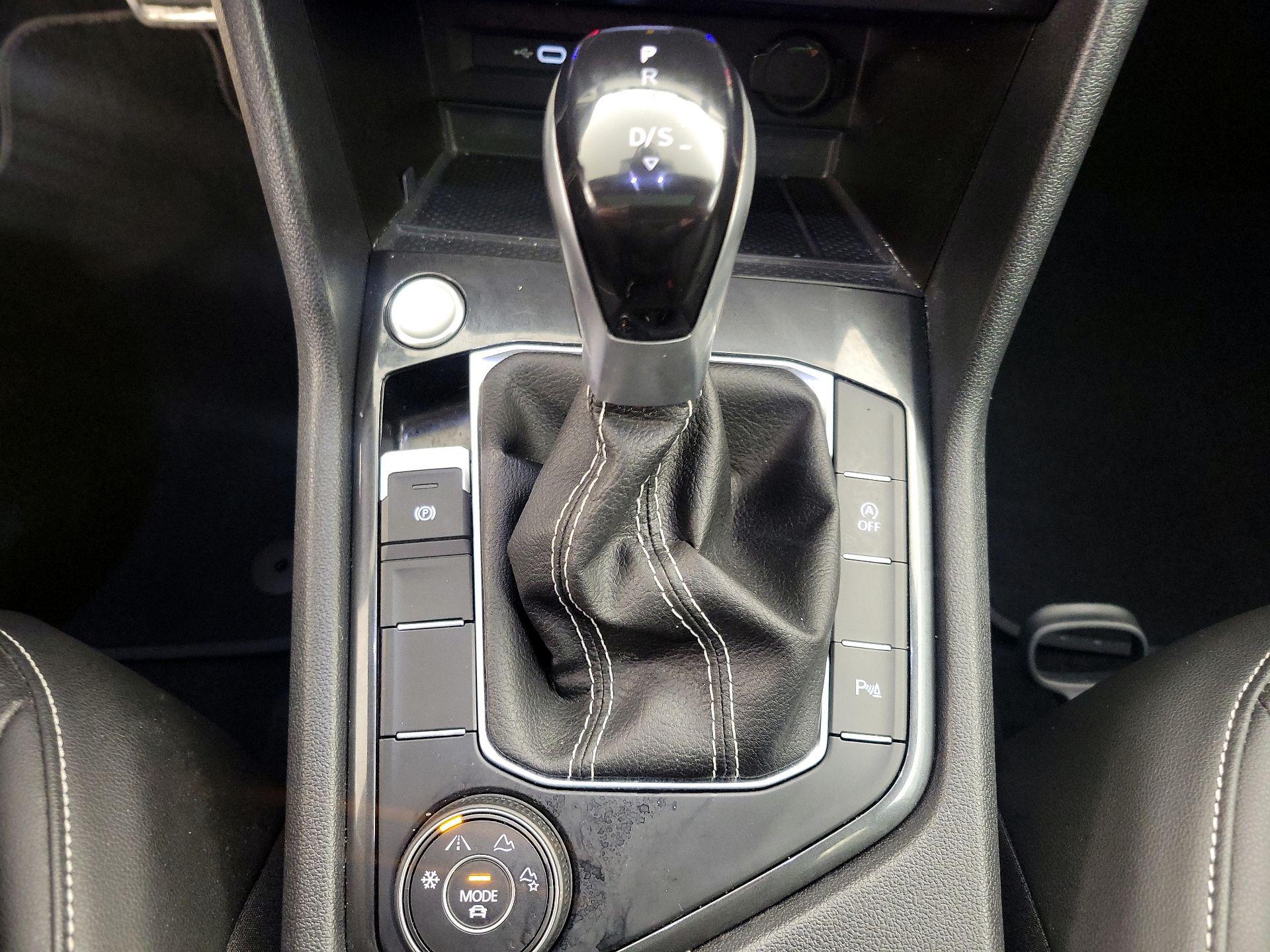 Thumbnail: 2023 Volkswagen Tiguan - 17