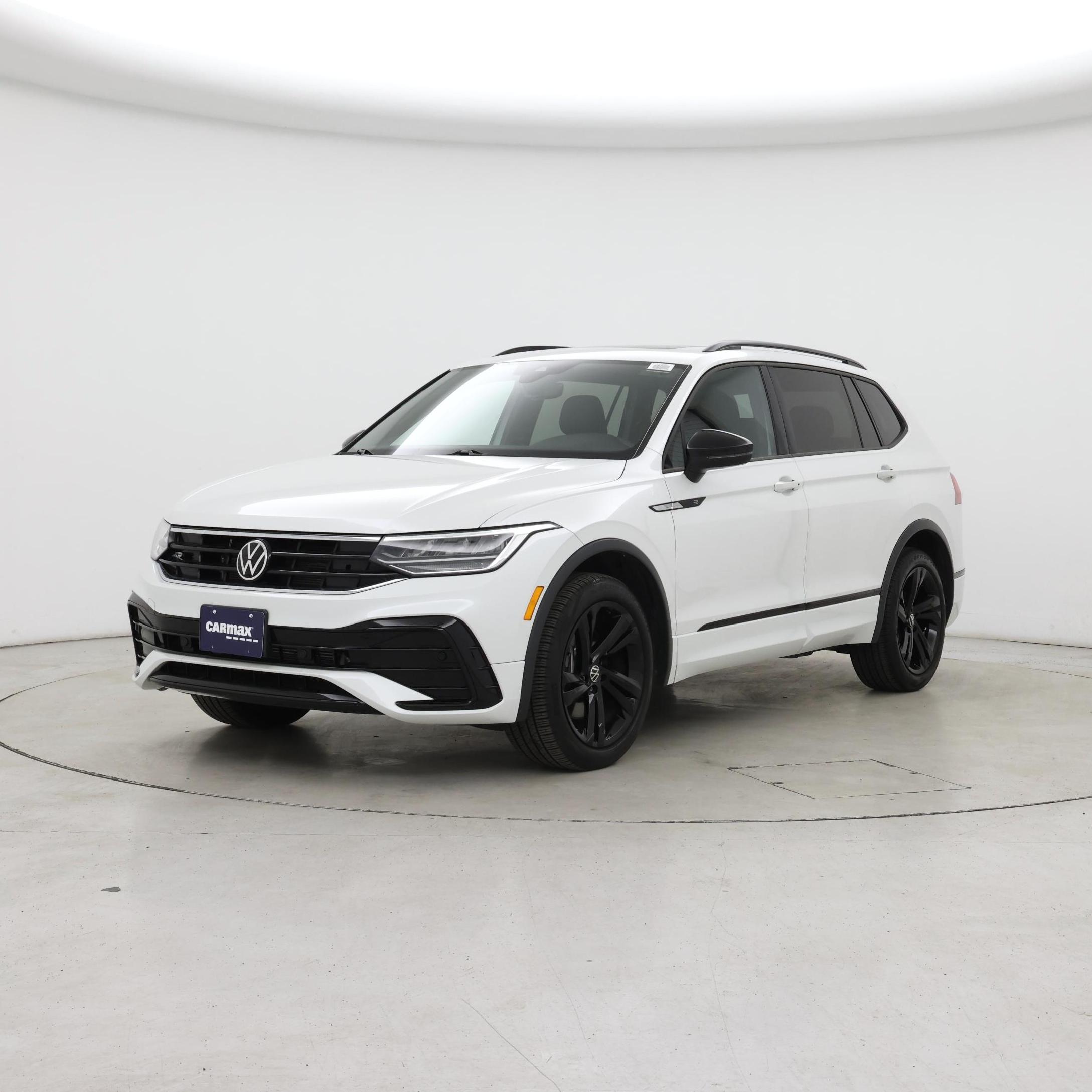 Thumbnail: 2023 Volkswagen Tiguan - 4