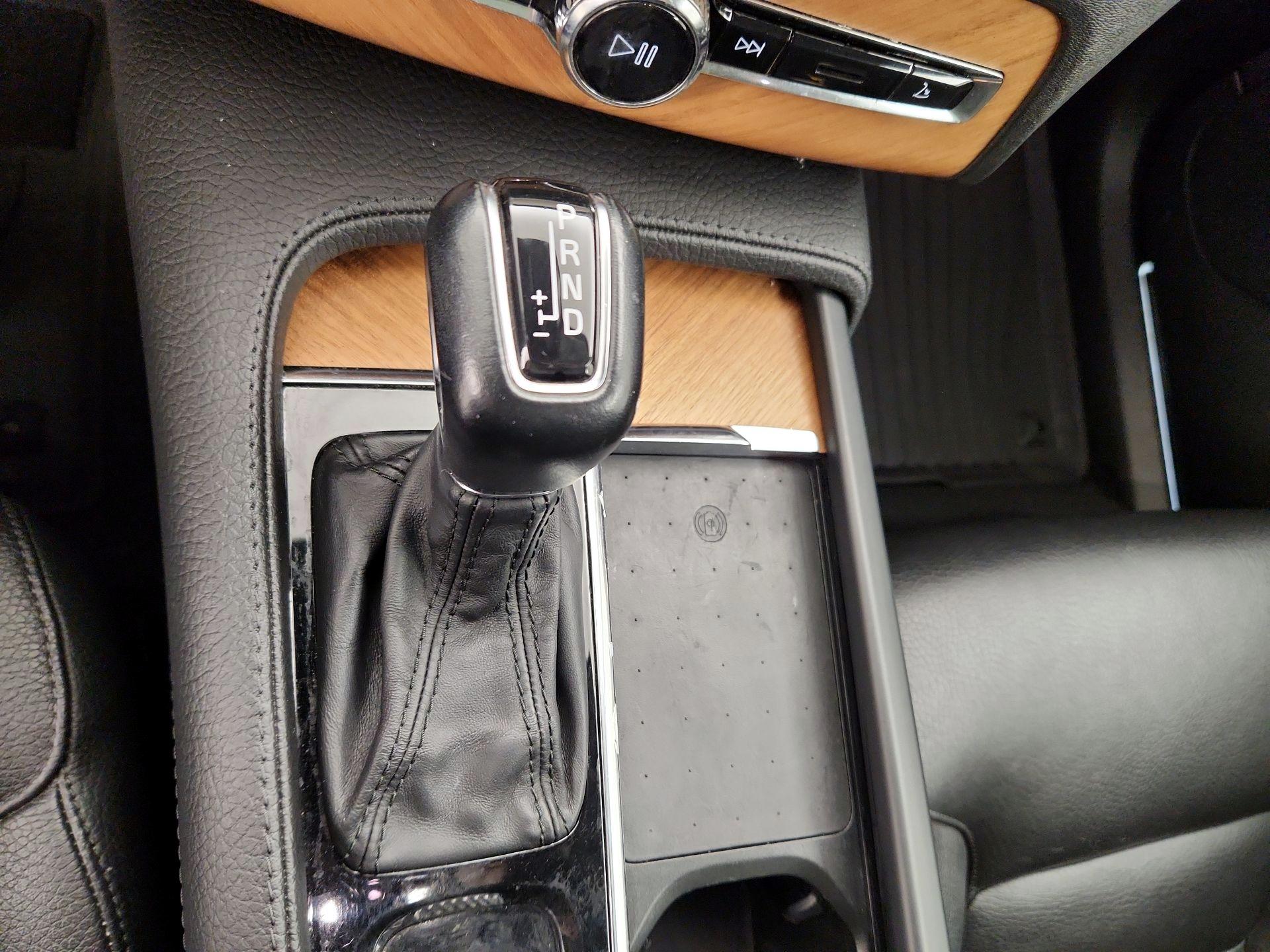 Thumbnail: 2022 Volvo XC90 - 16