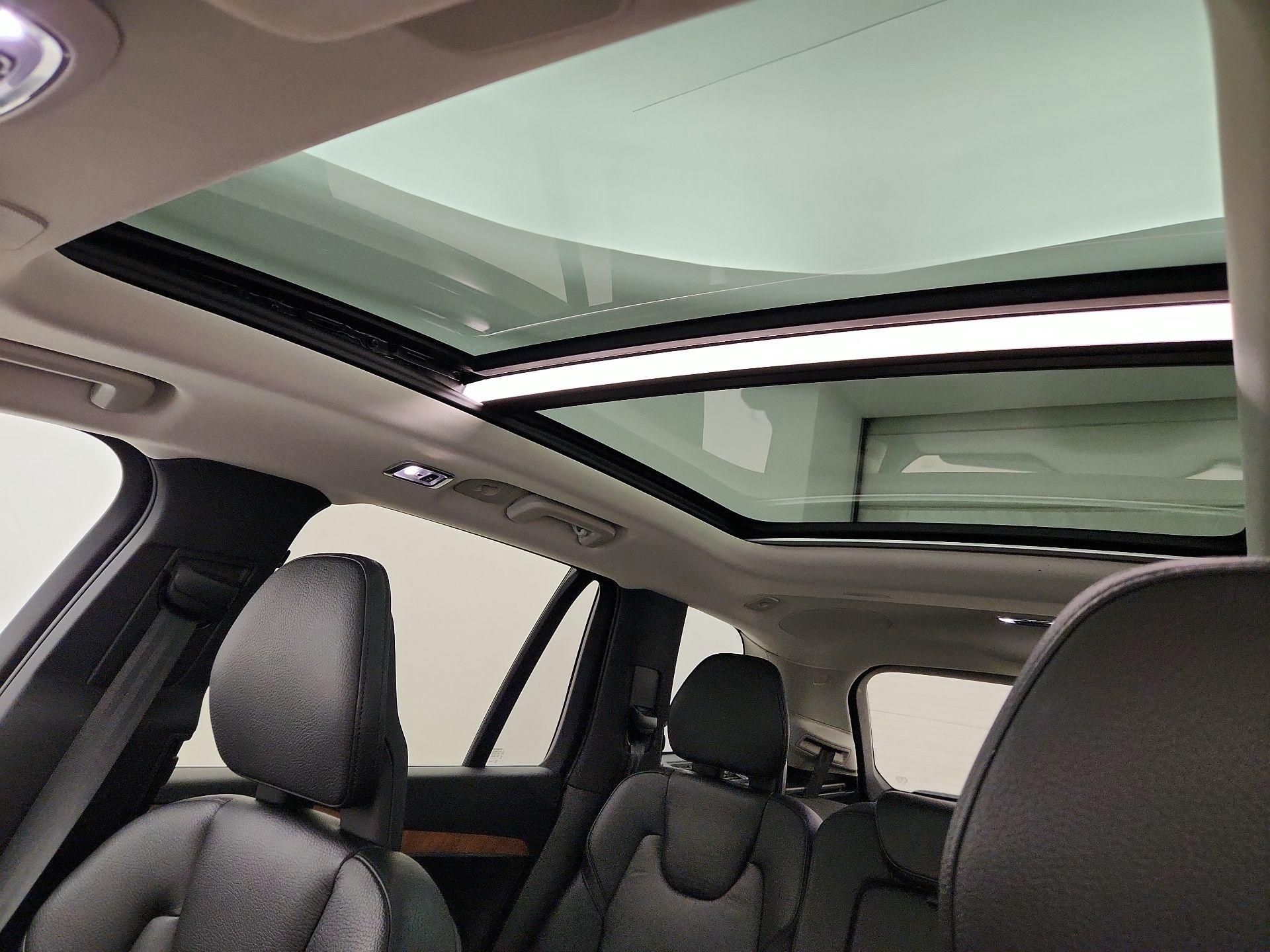 Thumbnail: 2022 Volvo XC90 - 18