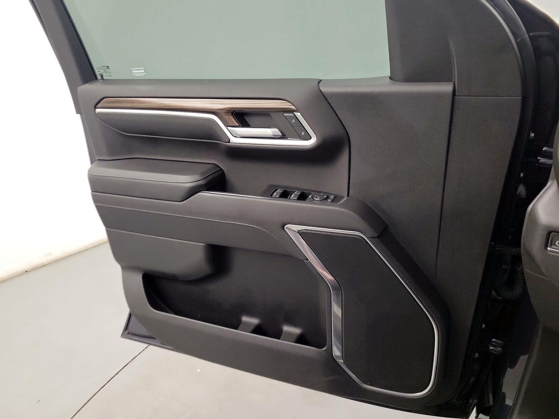 Thumbnail: 2022 Chevrolet Silverado 1500 - 10