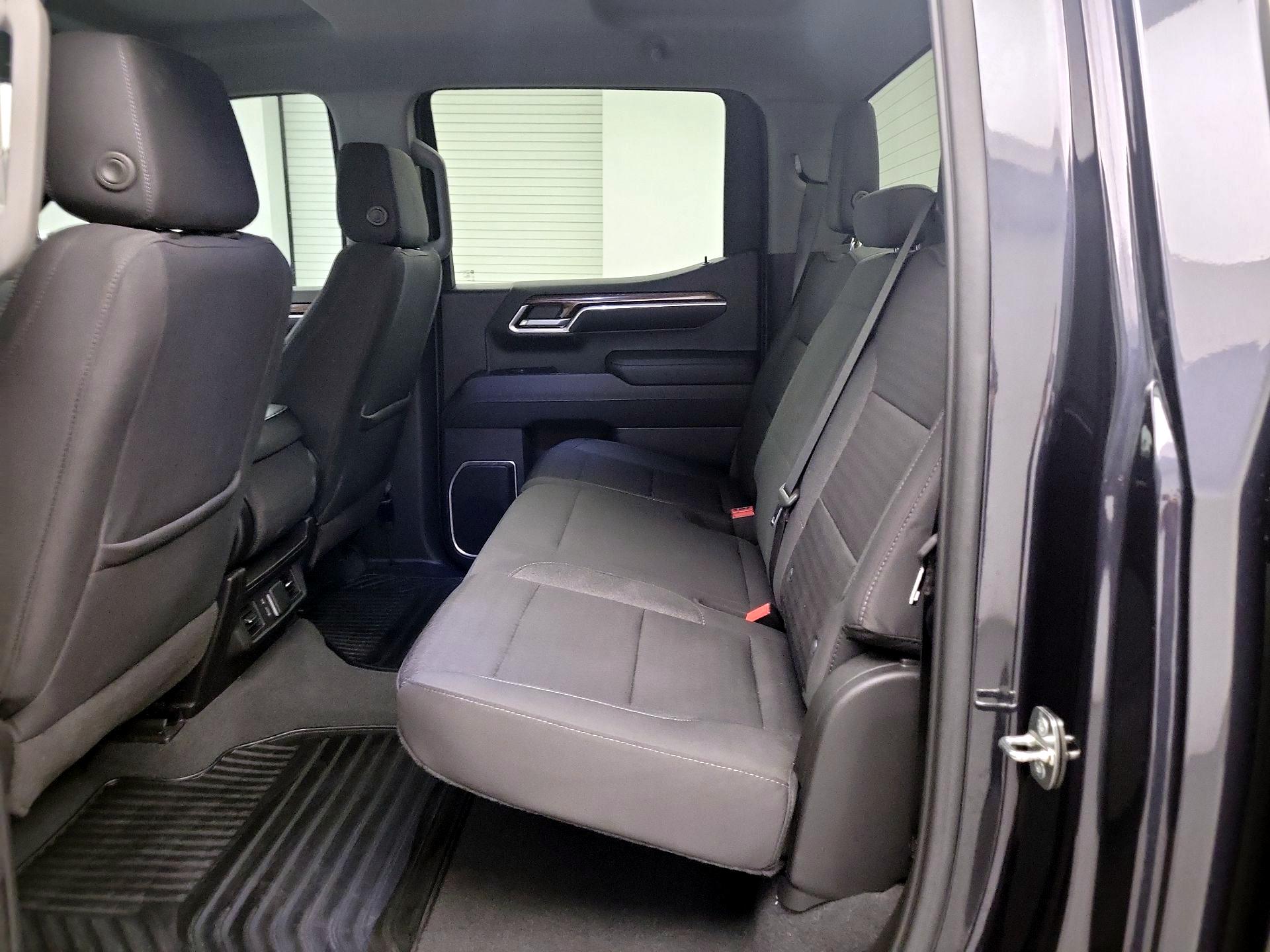 Thumbnail: 2022 Chevrolet Silverado 1500 - 17