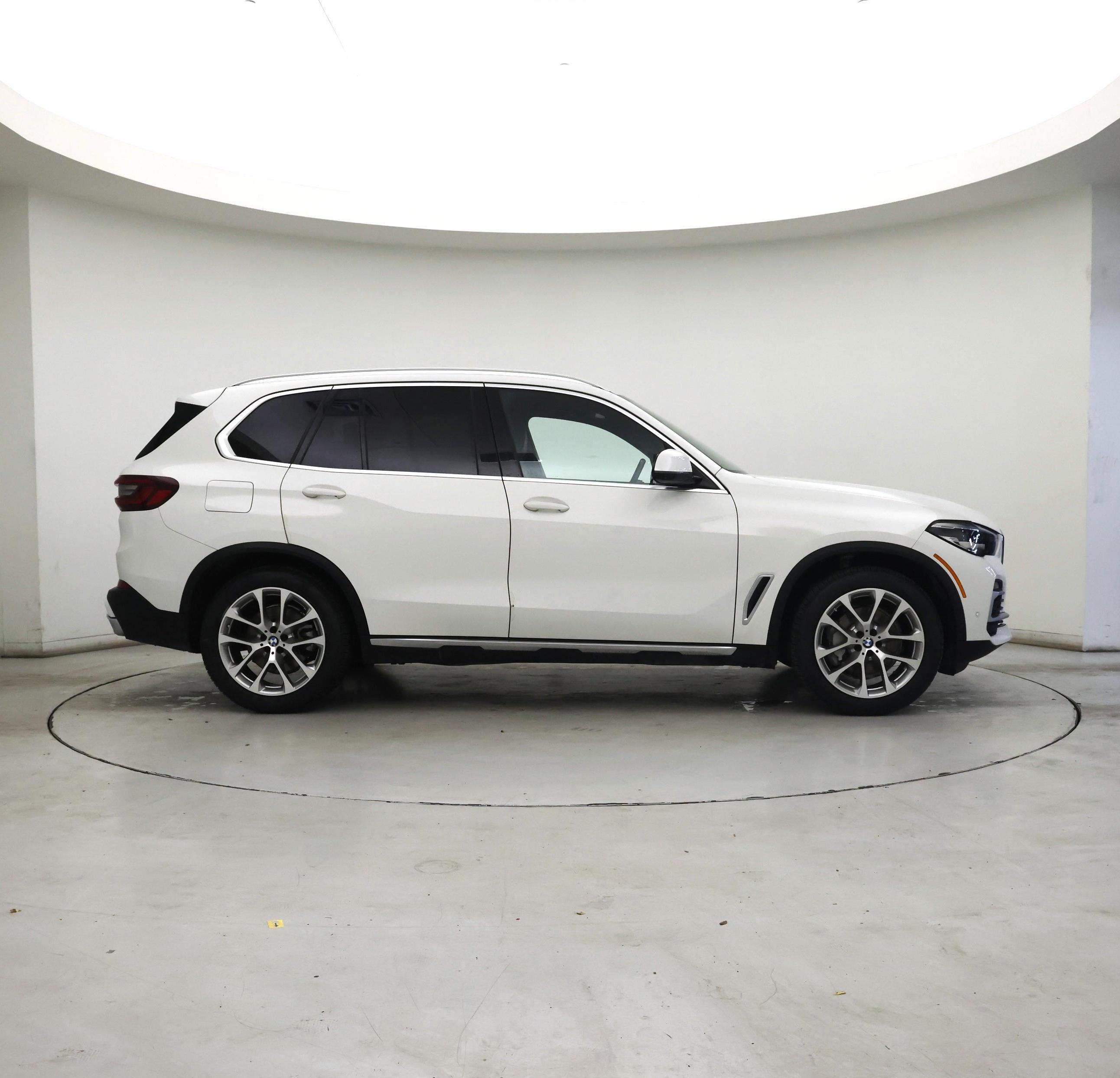 Thumbnail: 2021 BMW X5 - 7