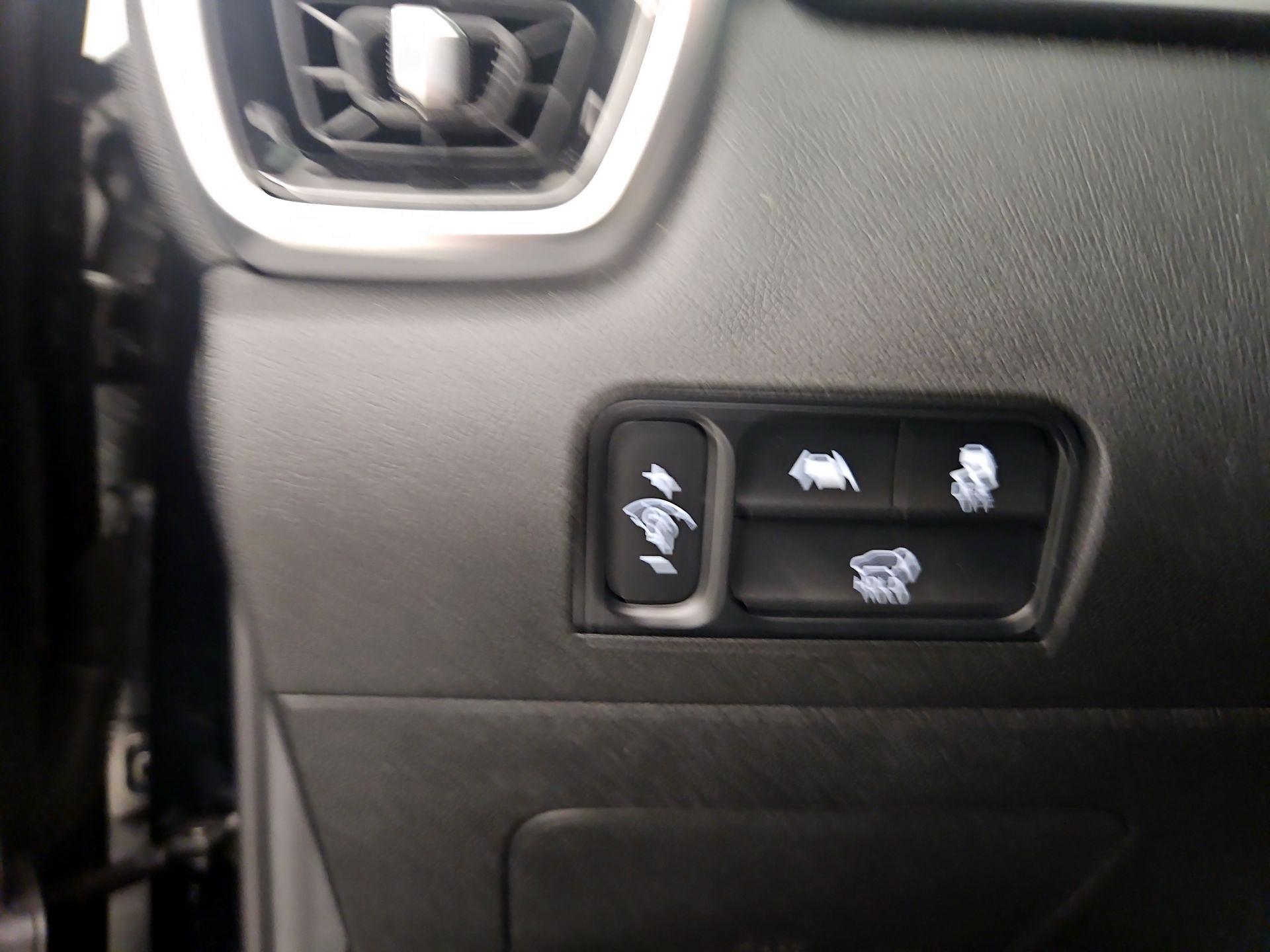 Thumbnail: 2023 Kia Sorento - 13