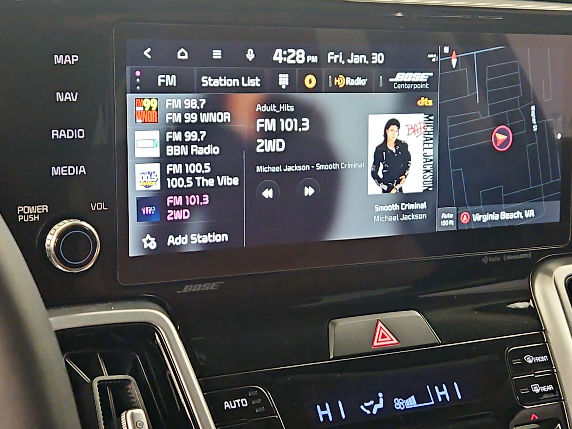 Thumbnail: 2023 Kia Sorento - 16