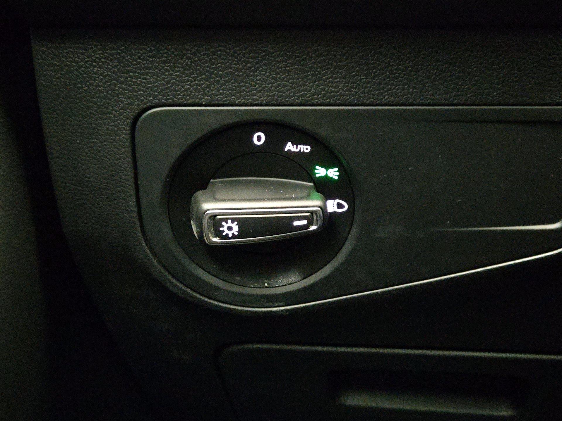 Thumbnail: 2024 Volkswagen Tiguan - 13