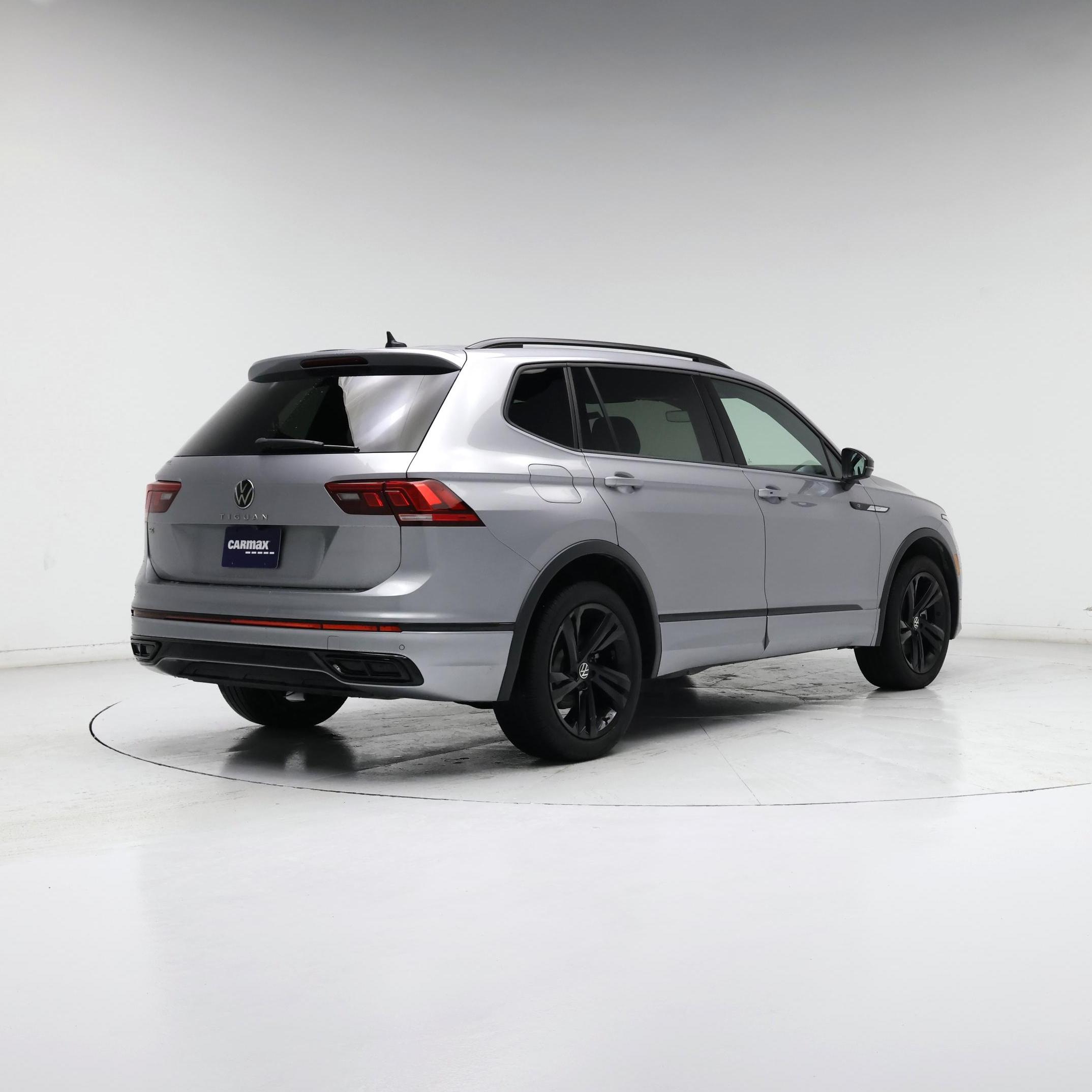 Thumbnail: 2024 Volkswagen Tiguan - 8