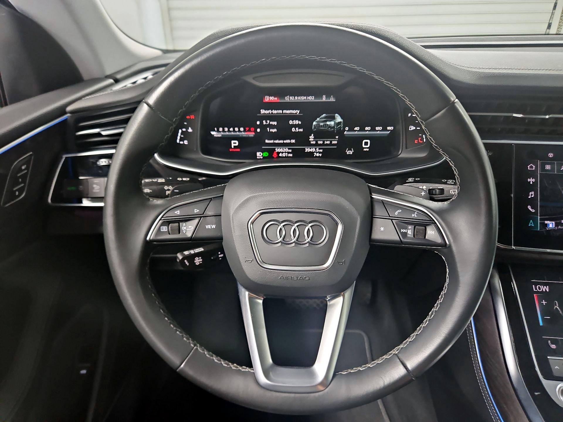 Thumbnail: 2023 Audi Q8 - 10