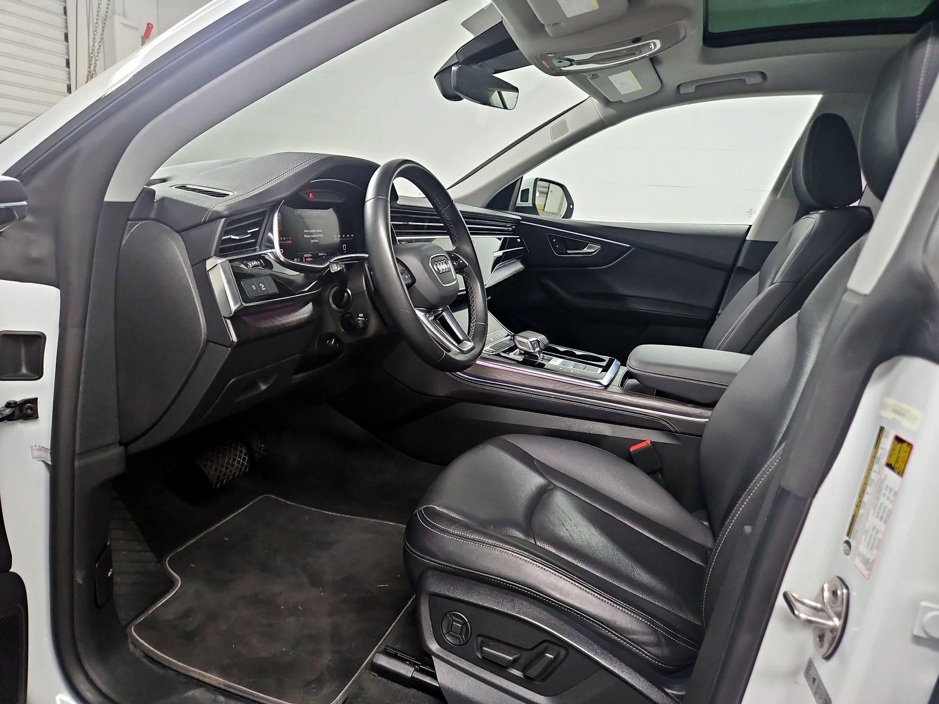 Thumbnail: 2023 Audi Q8 - 11