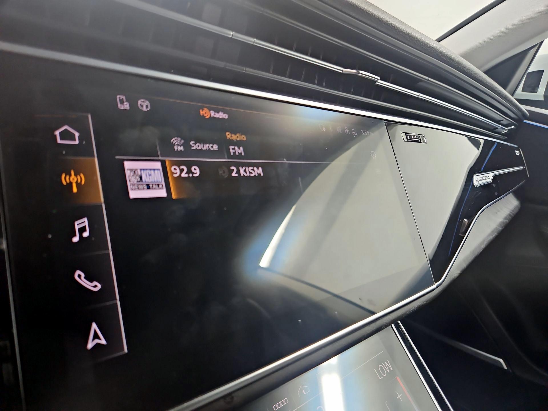 Thumbnail: 2023 Audi Q8 - 16