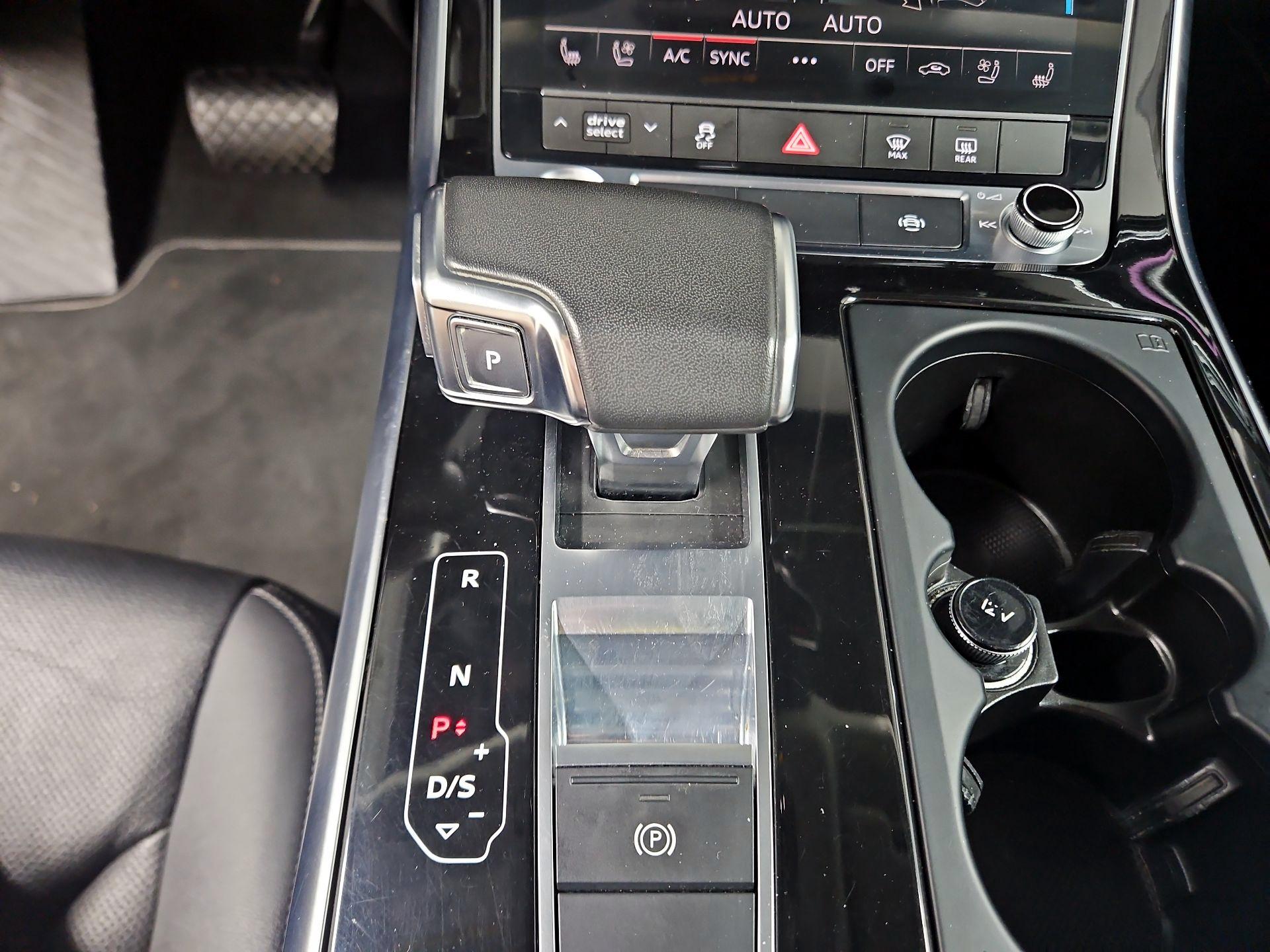 Thumbnail: 2023 Audi Q8 - 18