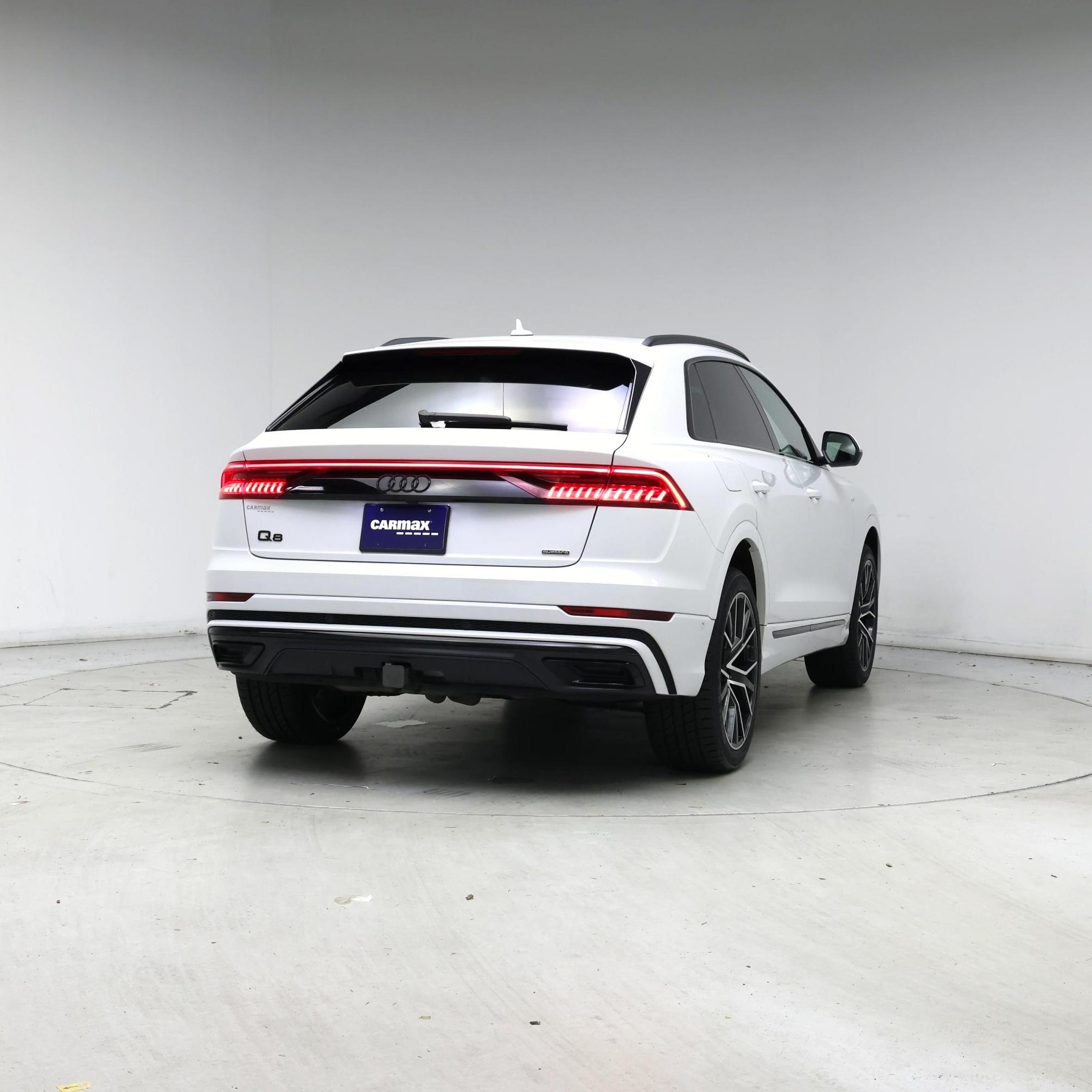 Thumbnail: 2023 Audi Q8 - 8