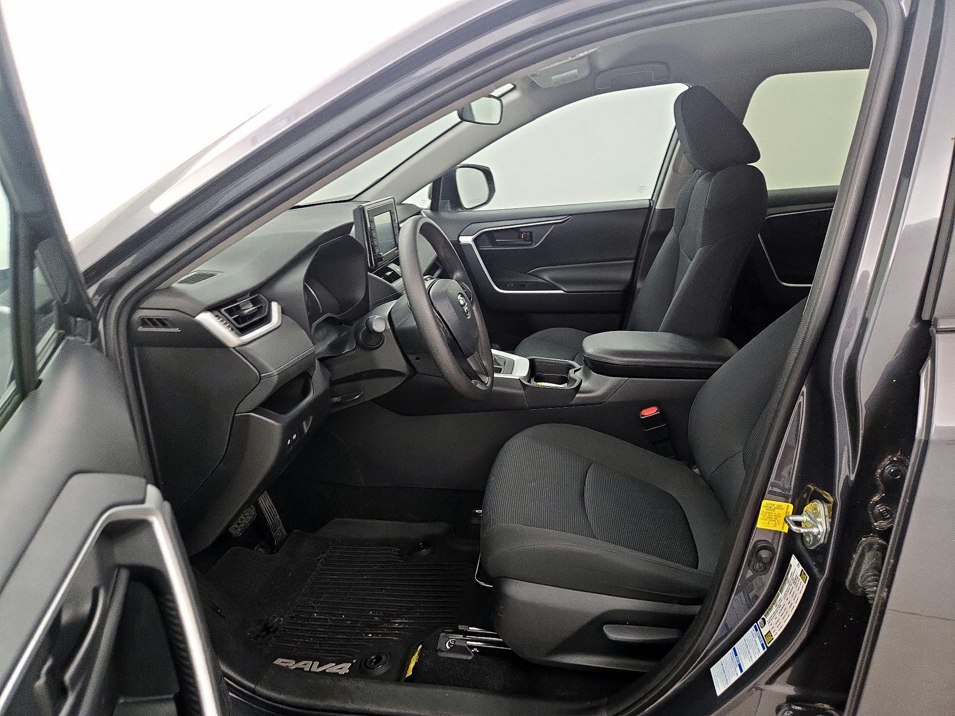 Thumbnail: 2021 Toyota RAV4 - 11