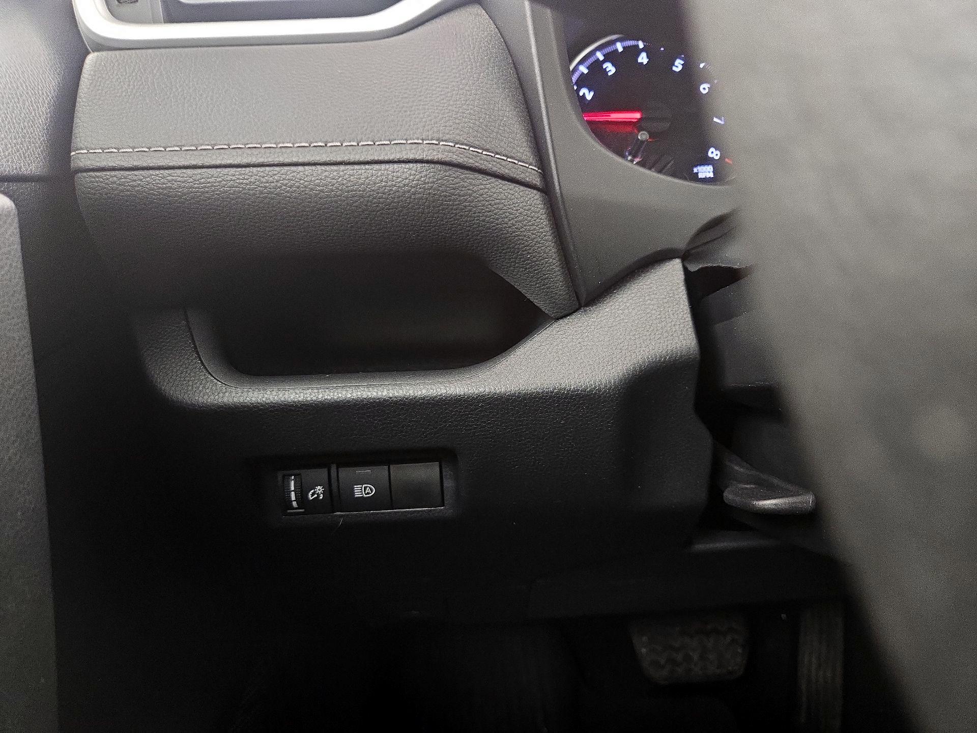 Thumbnail: 2021 Toyota RAV4 - 13