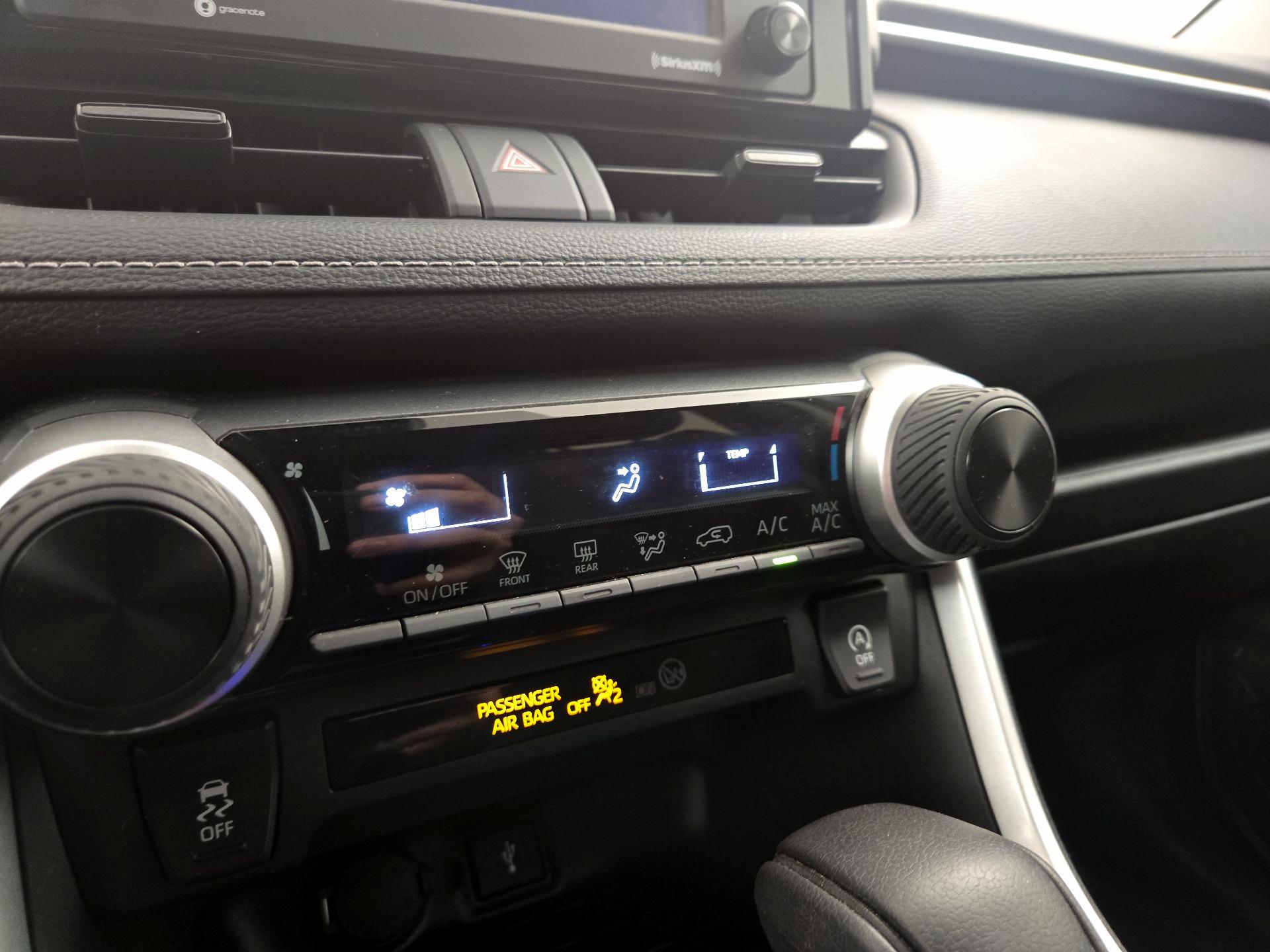 Thumbnail: 2021 Toyota RAV4 - 16