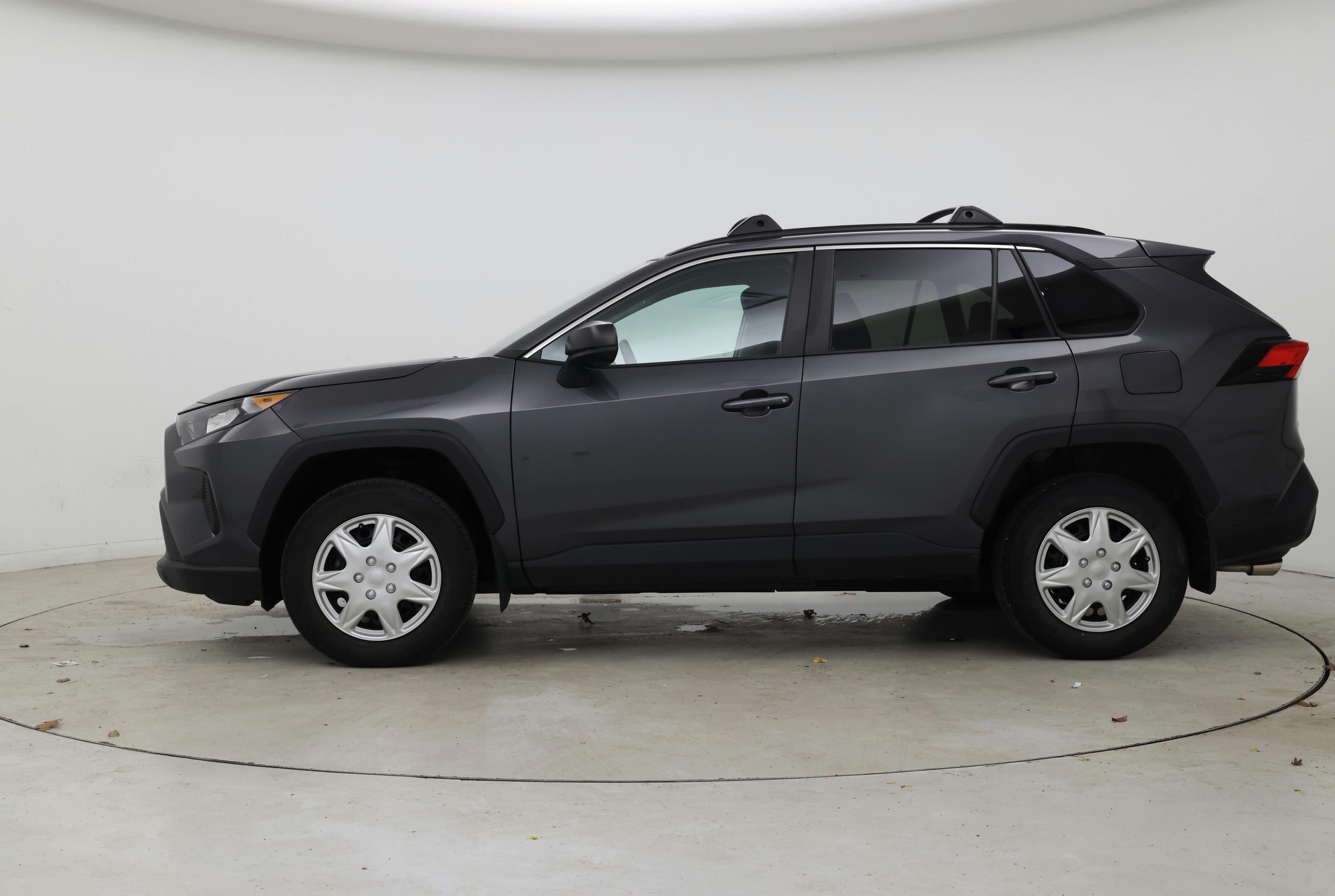 Thumbnail: 2021 Toyota RAV4 - 3