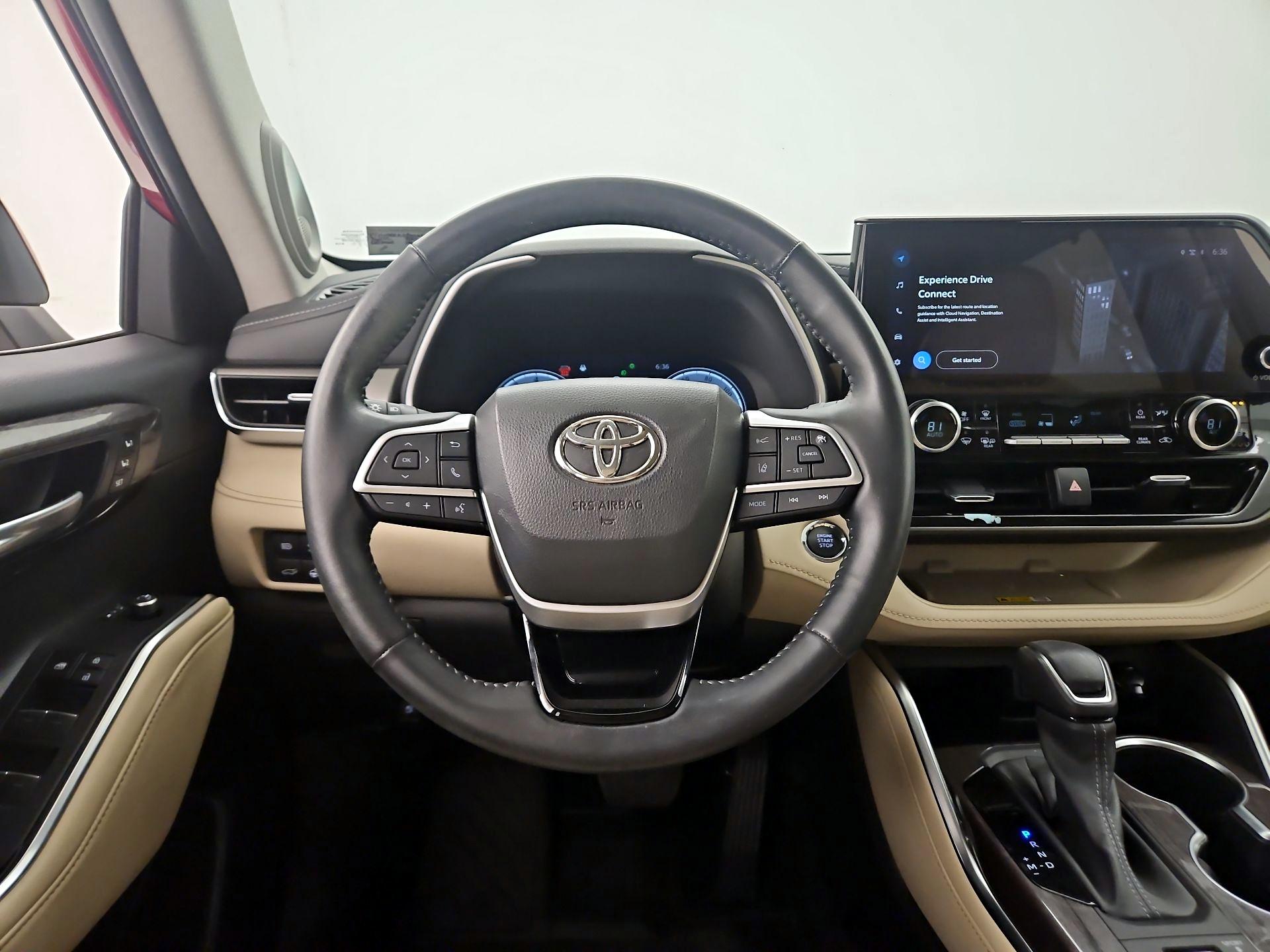 Thumbnail: 2023 Toyota Highlander - 10