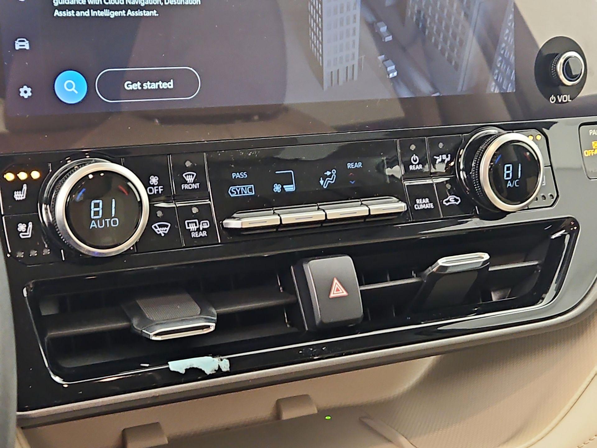 Thumbnail: 2023 Toyota Highlander - 16