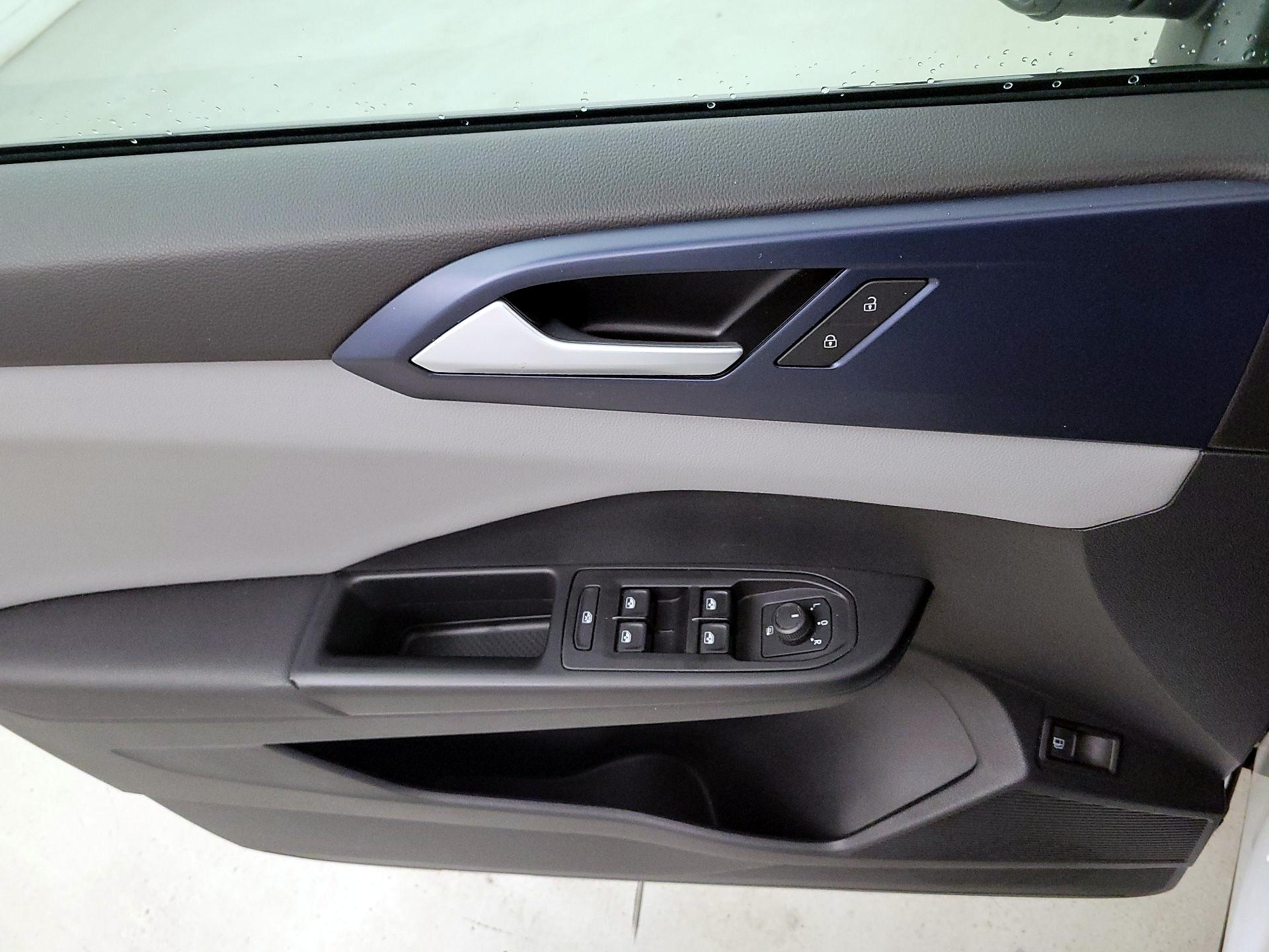 Thumbnail: 2023 Volkswagen Taos - 12