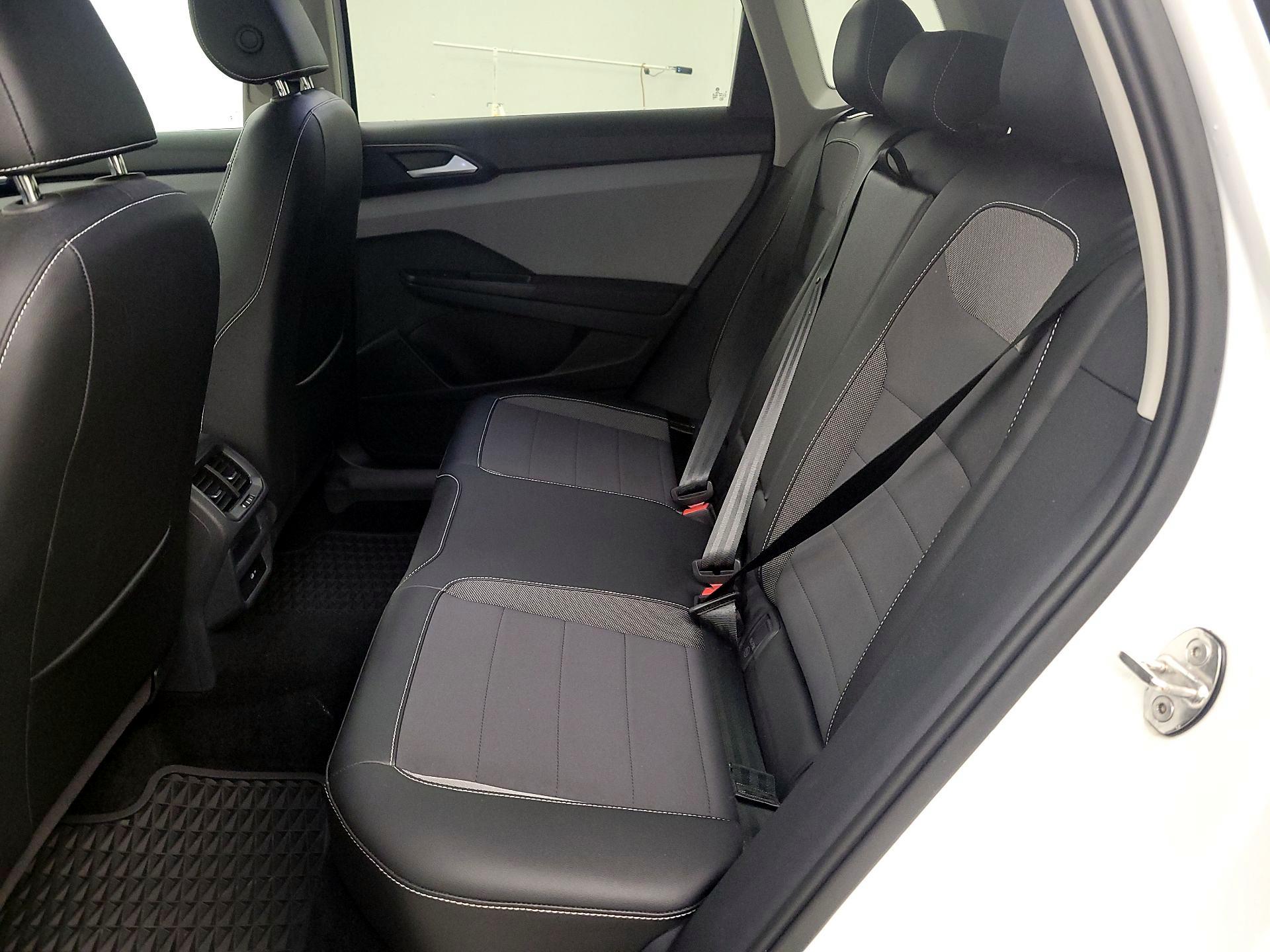 Thumbnail: 2023 Volkswagen Taos - 20