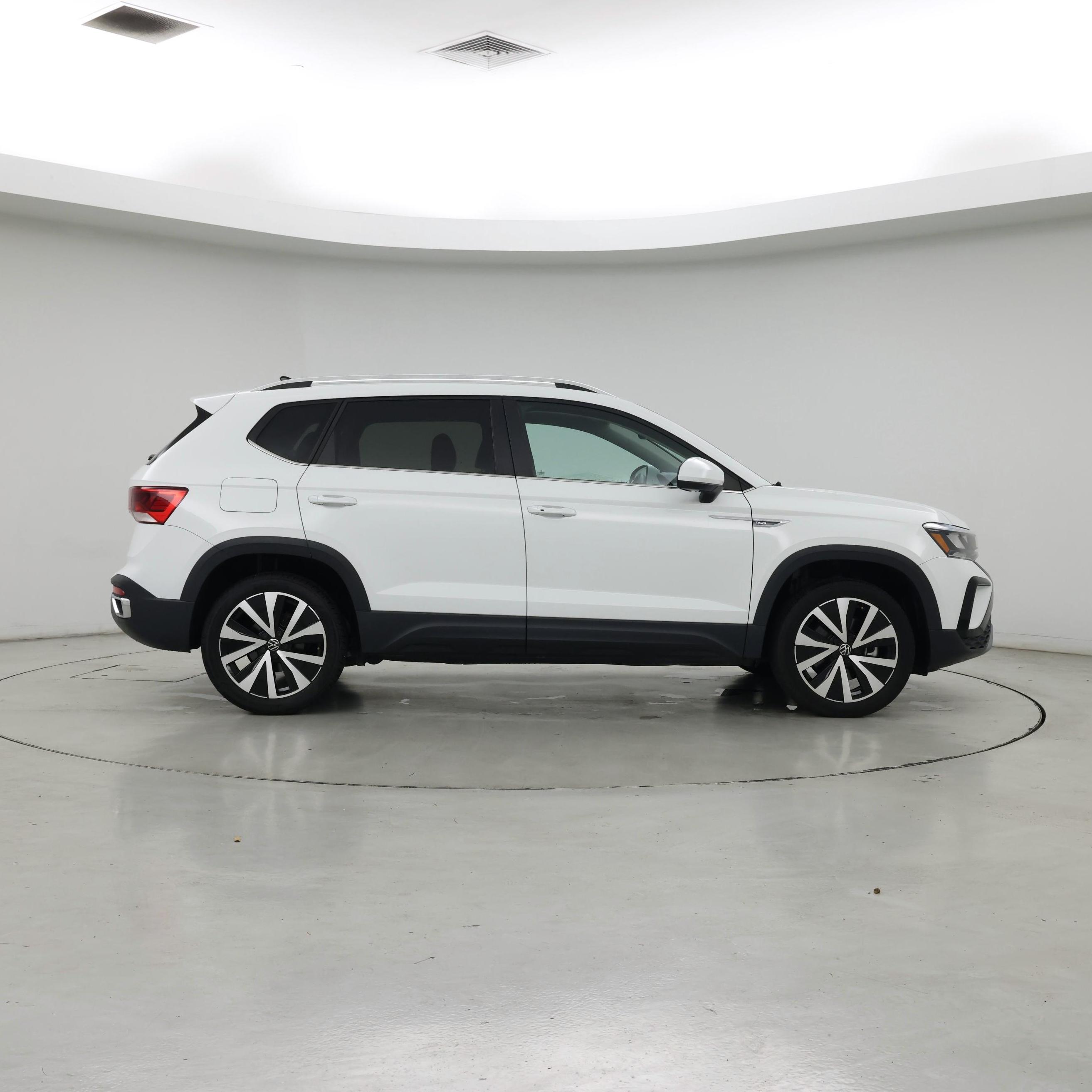 Thumbnail: 2023 Volkswagen Taos - 7