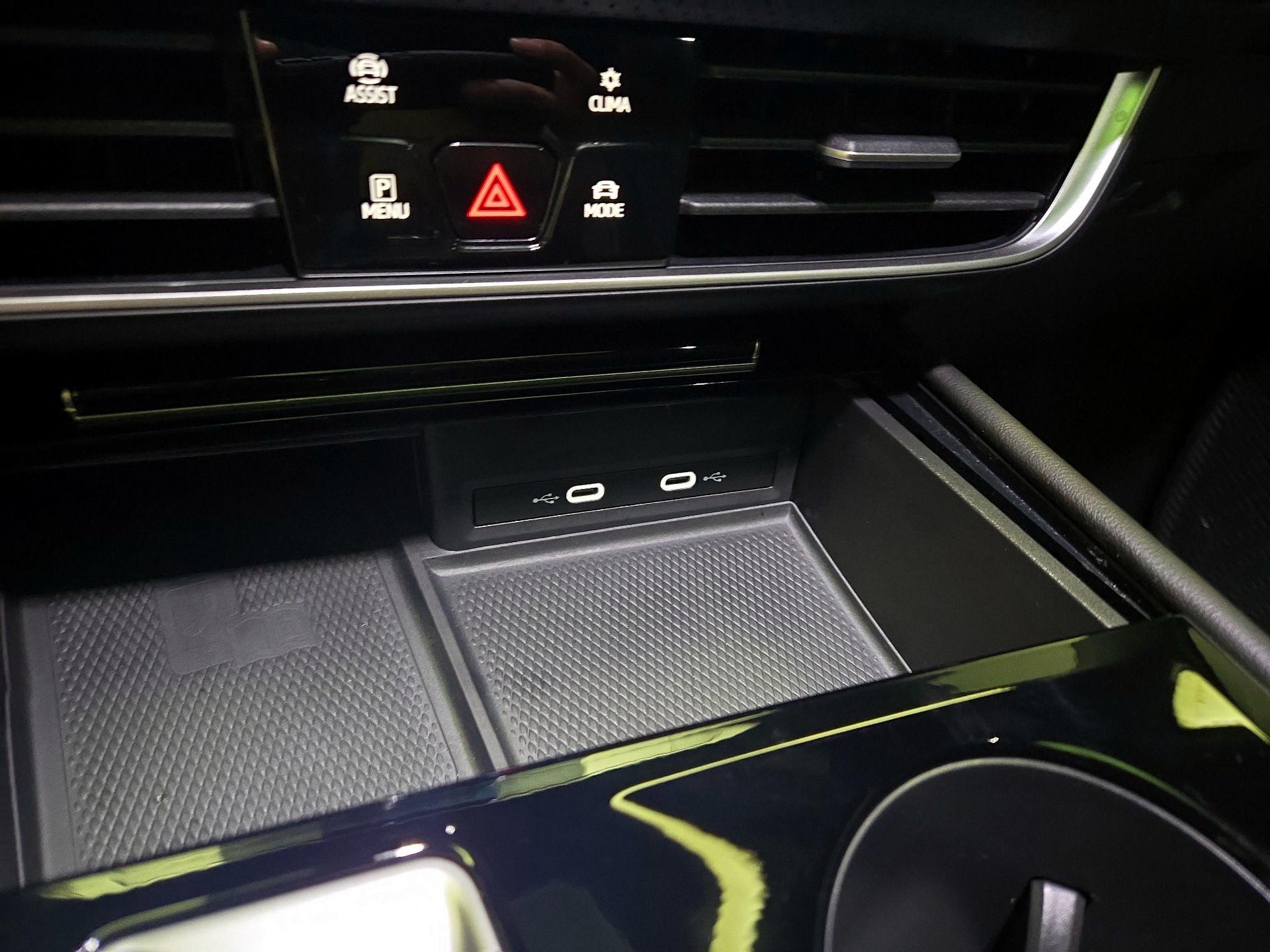 Thumbnail: 2024 Volkswagen Atlas - 18