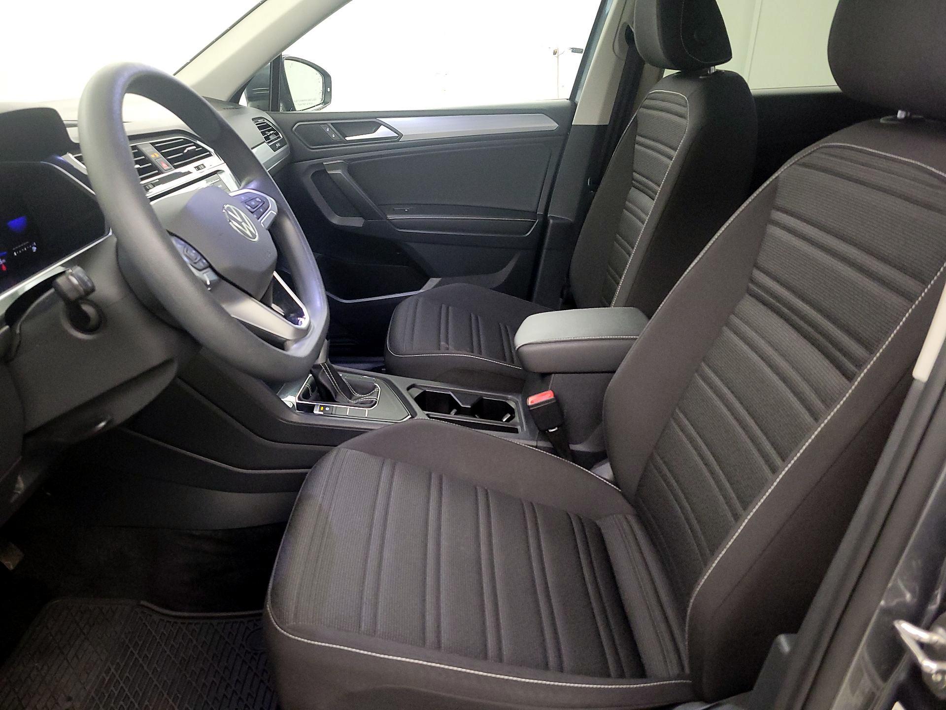 Thumbnail: 2023 Volkswagen Tiguan - 11