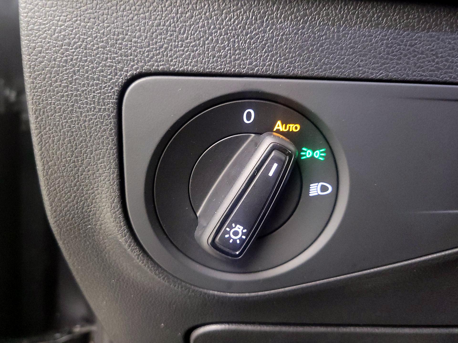 Thumbnail: 2023 Volkswagen Tiguan - 13