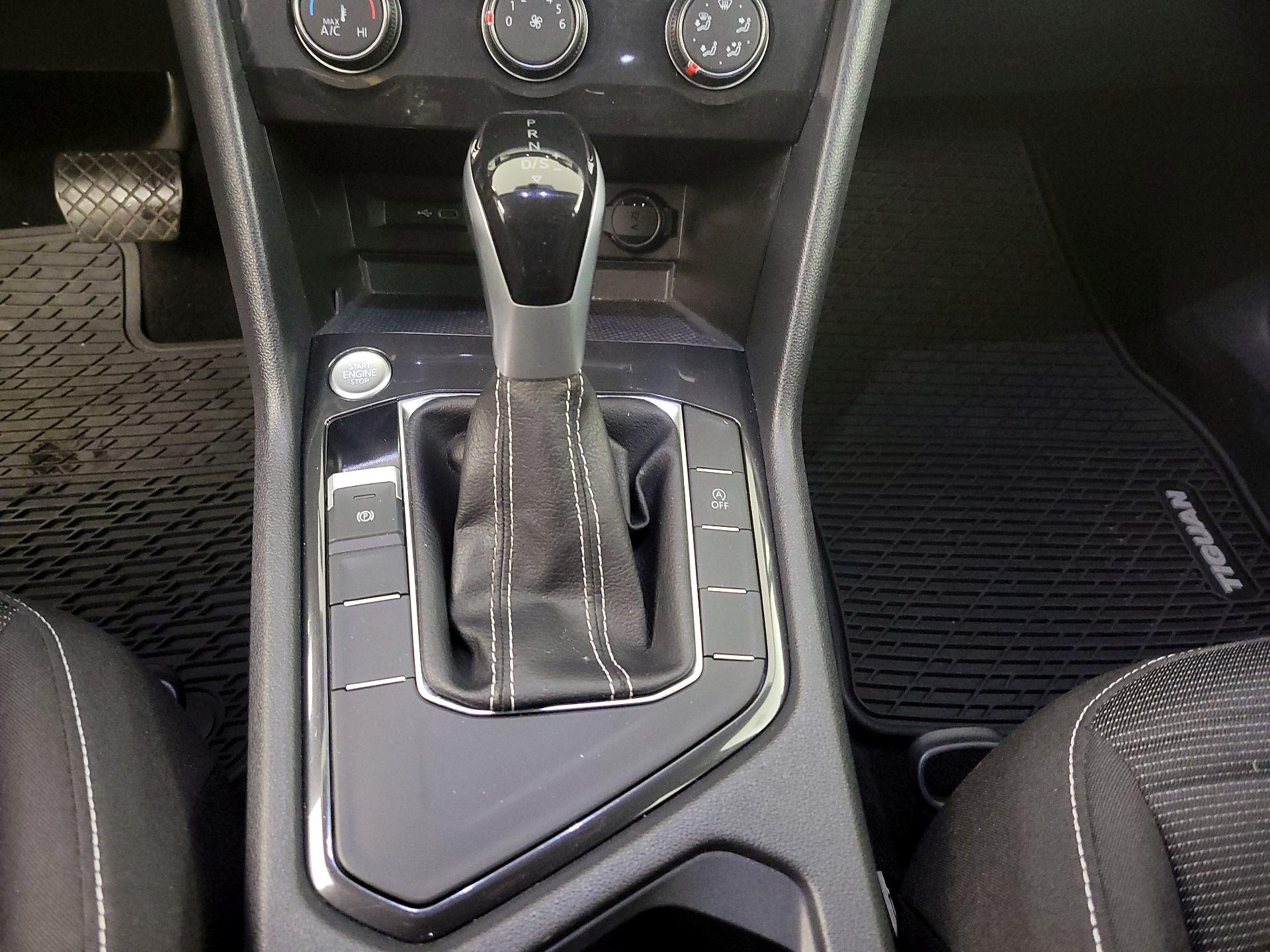 Thumbnail: 2023 Volkswagen Tiguan - 17