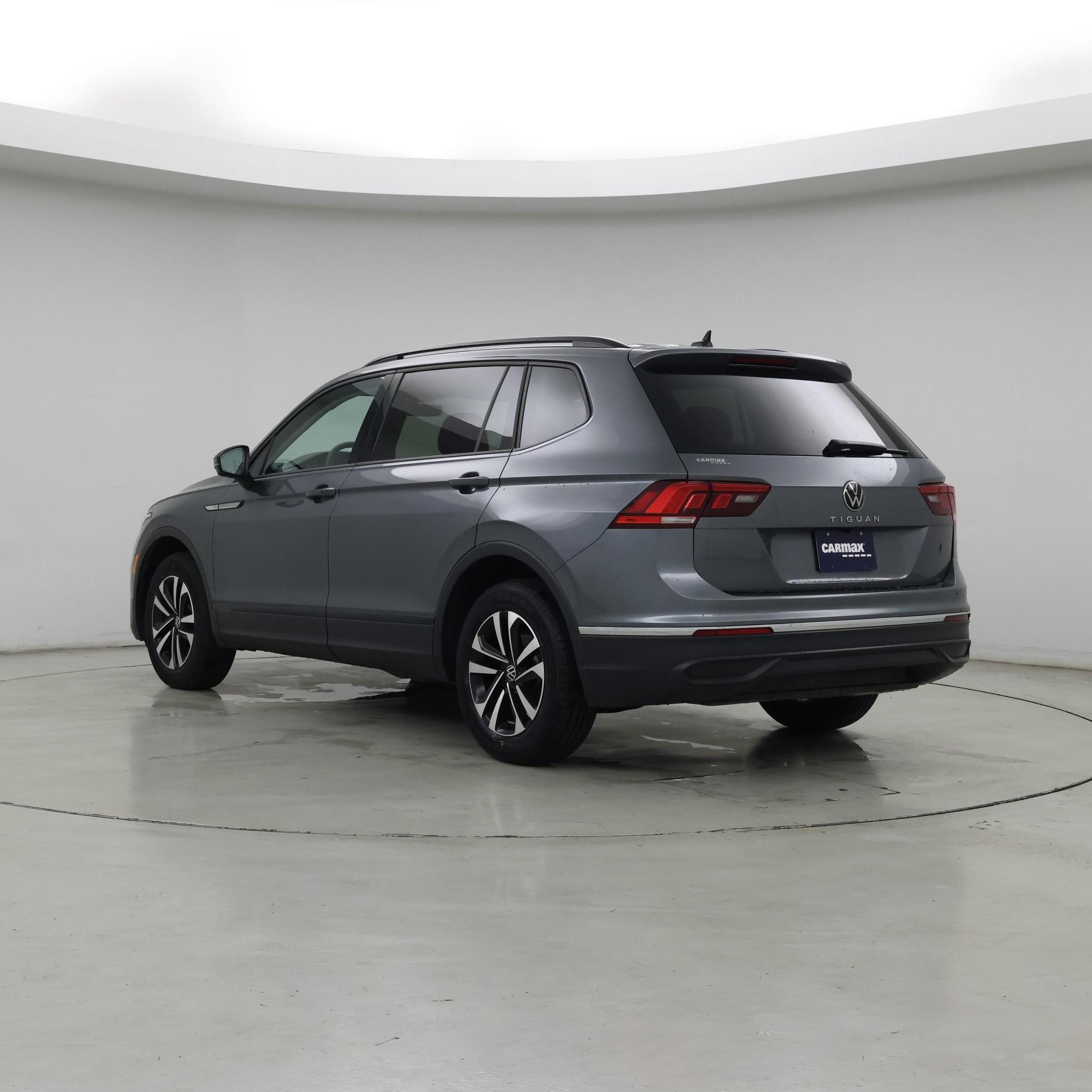 Thumbnail: 2023 Volkswagen Tiguan - 2