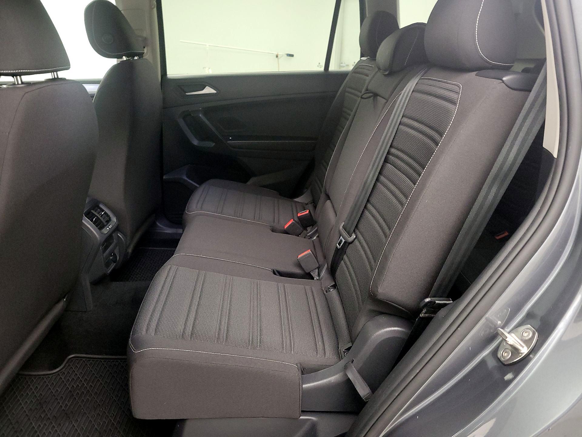 Thumbnail: 2023 Volkswagen Tiguan - 19