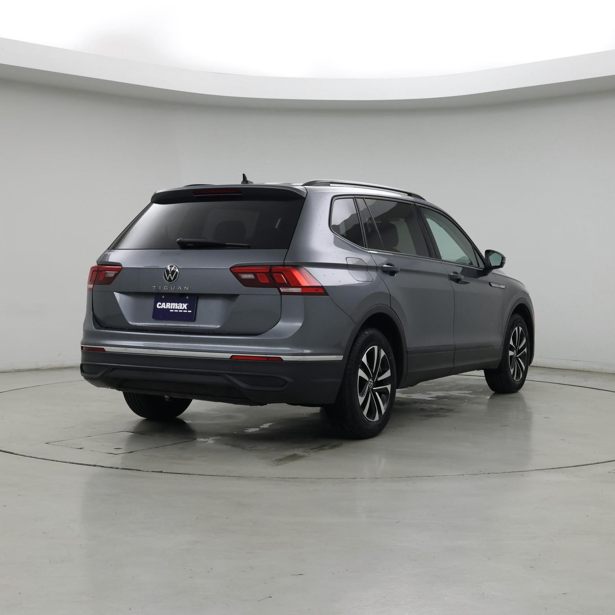 Thumbnail: 2023 Volkswagen Tiguan - 8