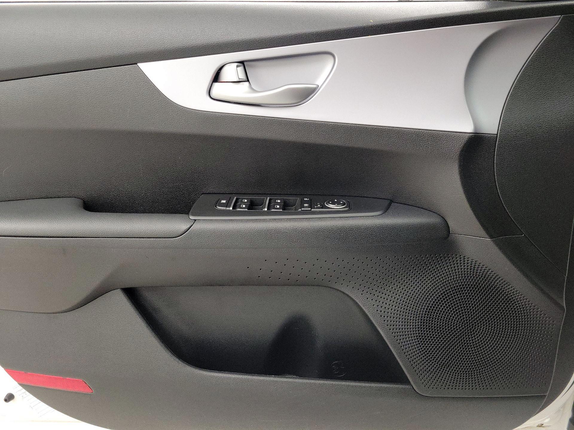 Thumbnail: 2024 Kia Forte - 12