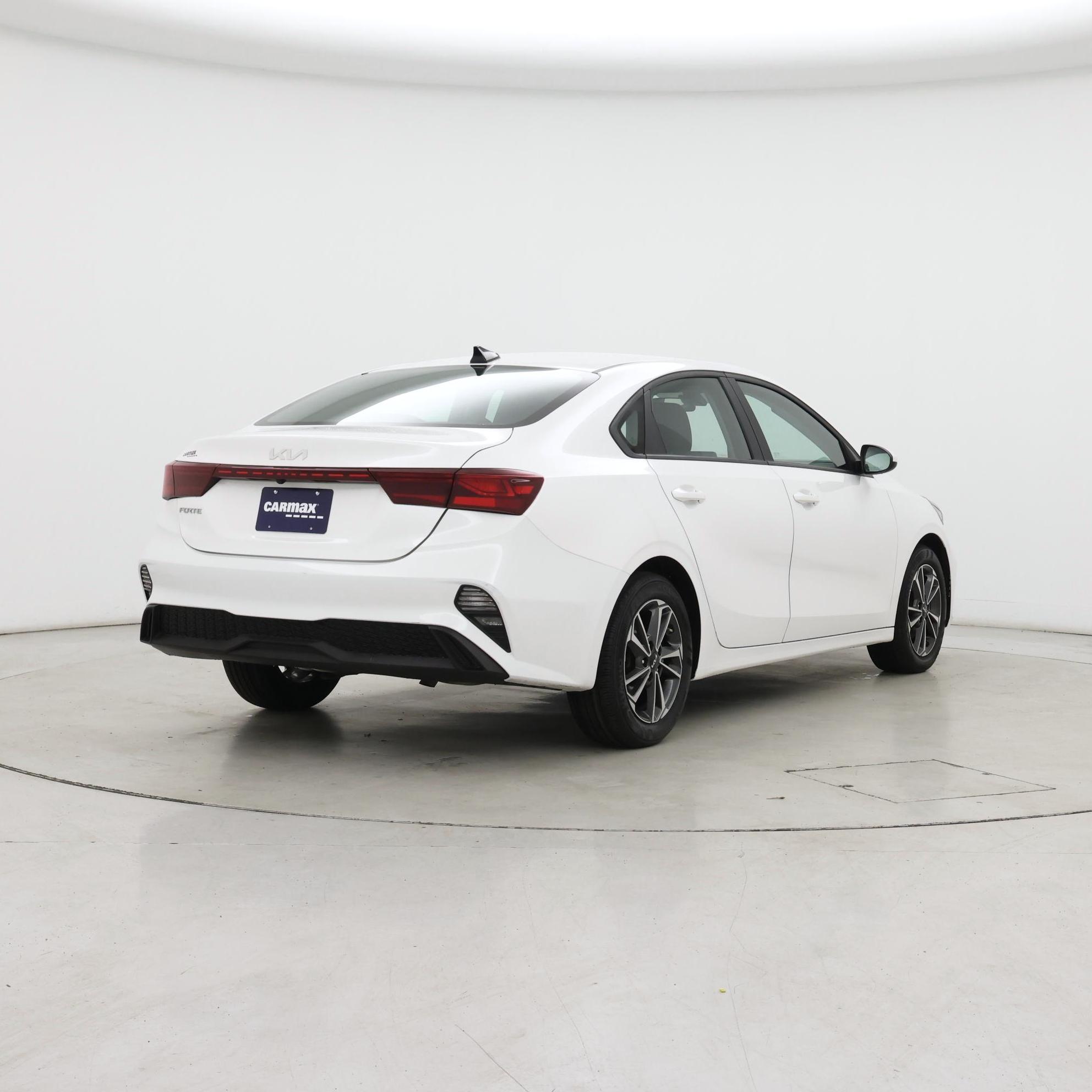 Thumbnail: 2024 Kia Forte - 8