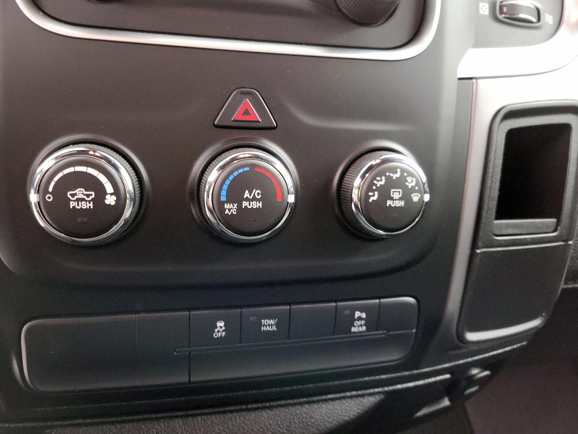 Thumbnail: 2022 RAM 1500 Classic - 16