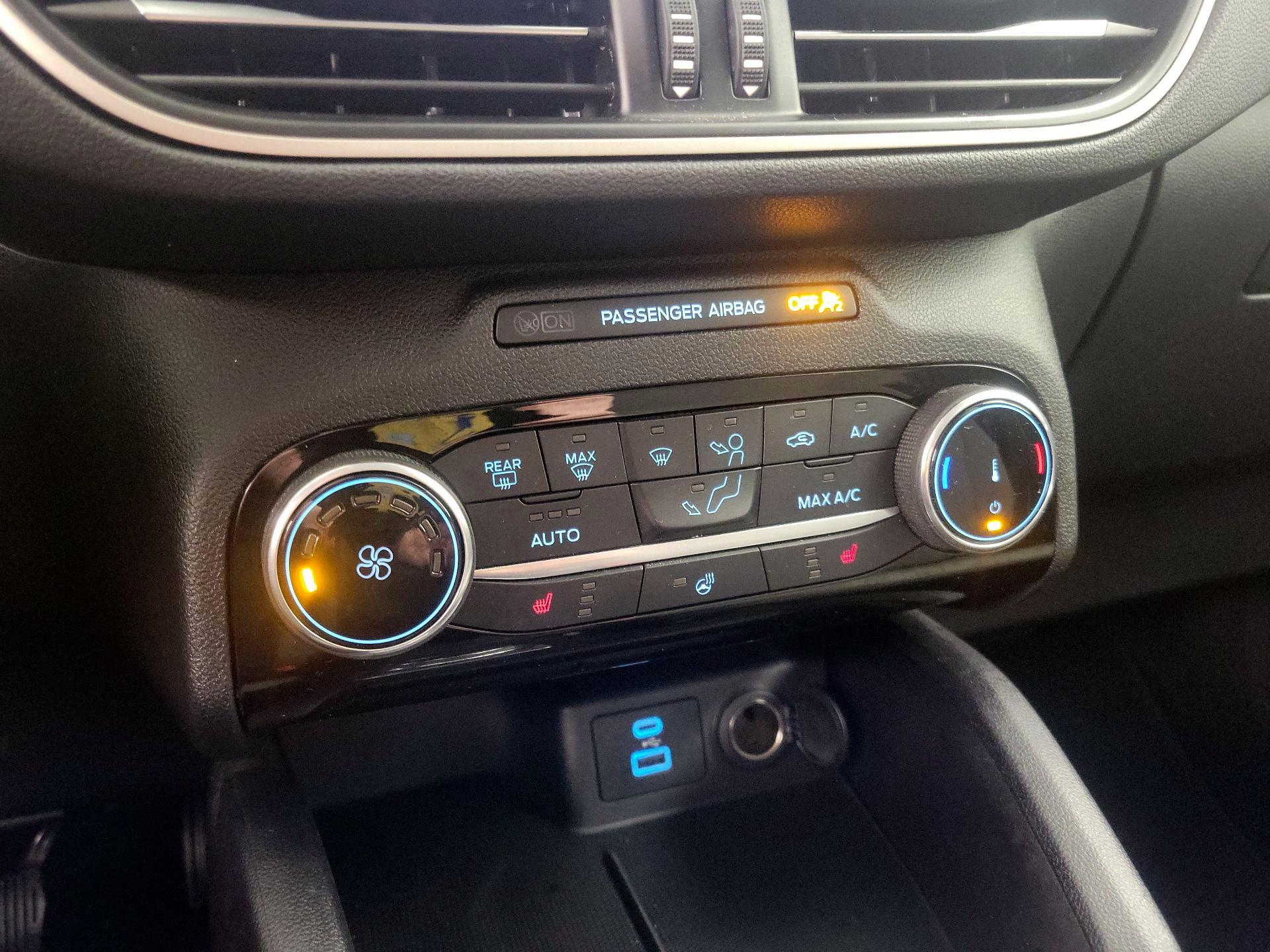 Thumbnail: 2022 Ford Escape - 16