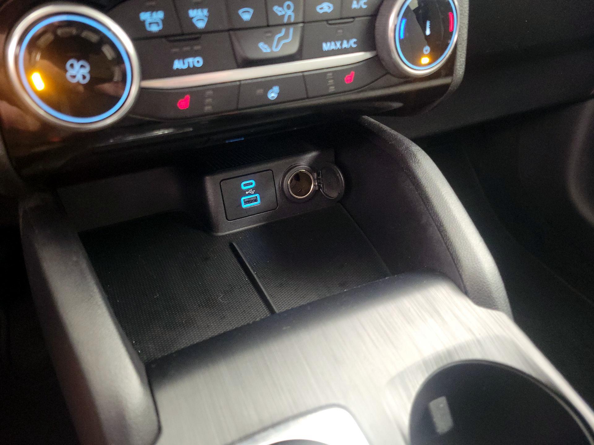 Thumbnail: 2022 Ford Escape - 18