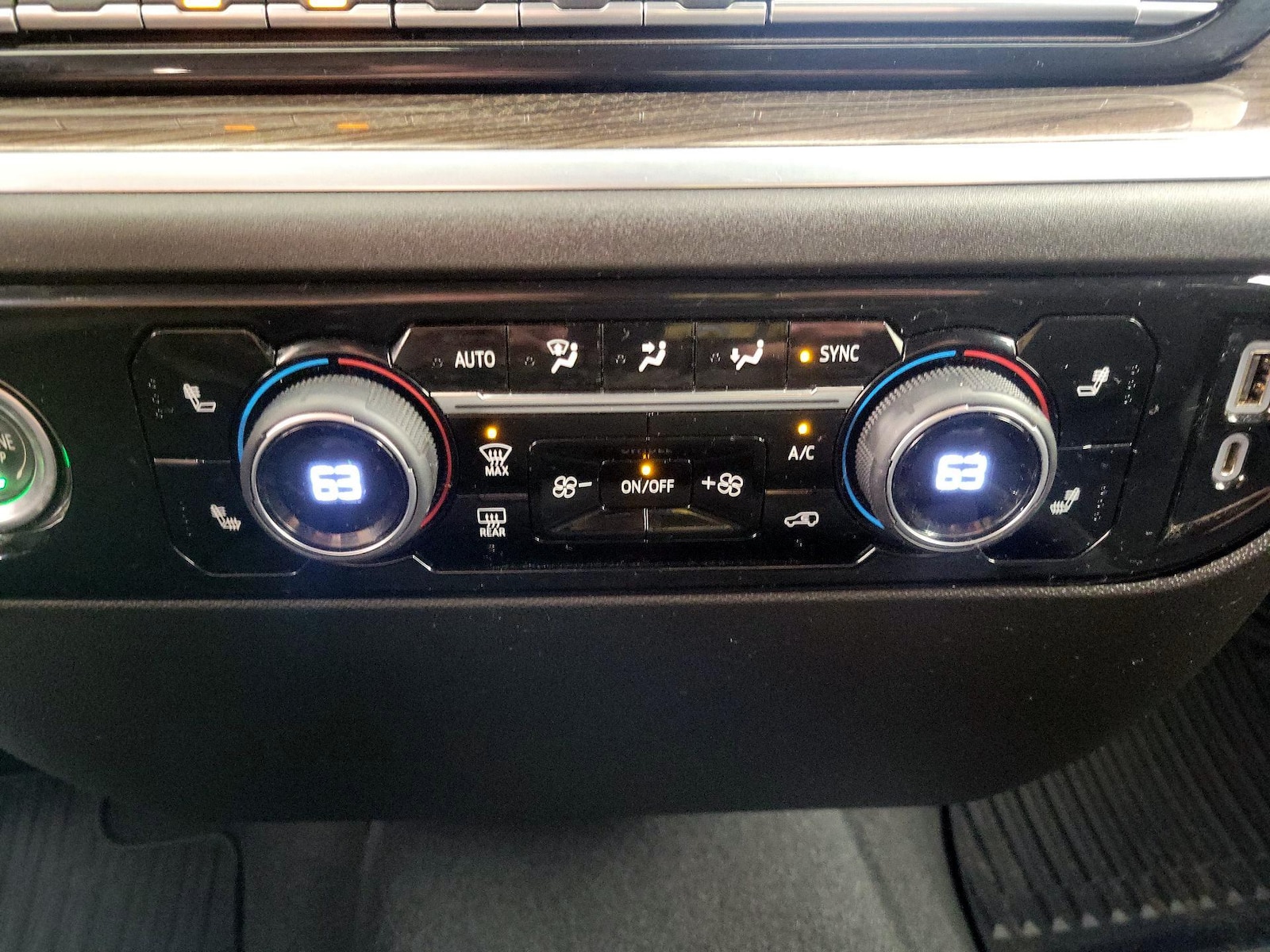 2022 Chevrolet Silverado 1500 LT - Photo 17