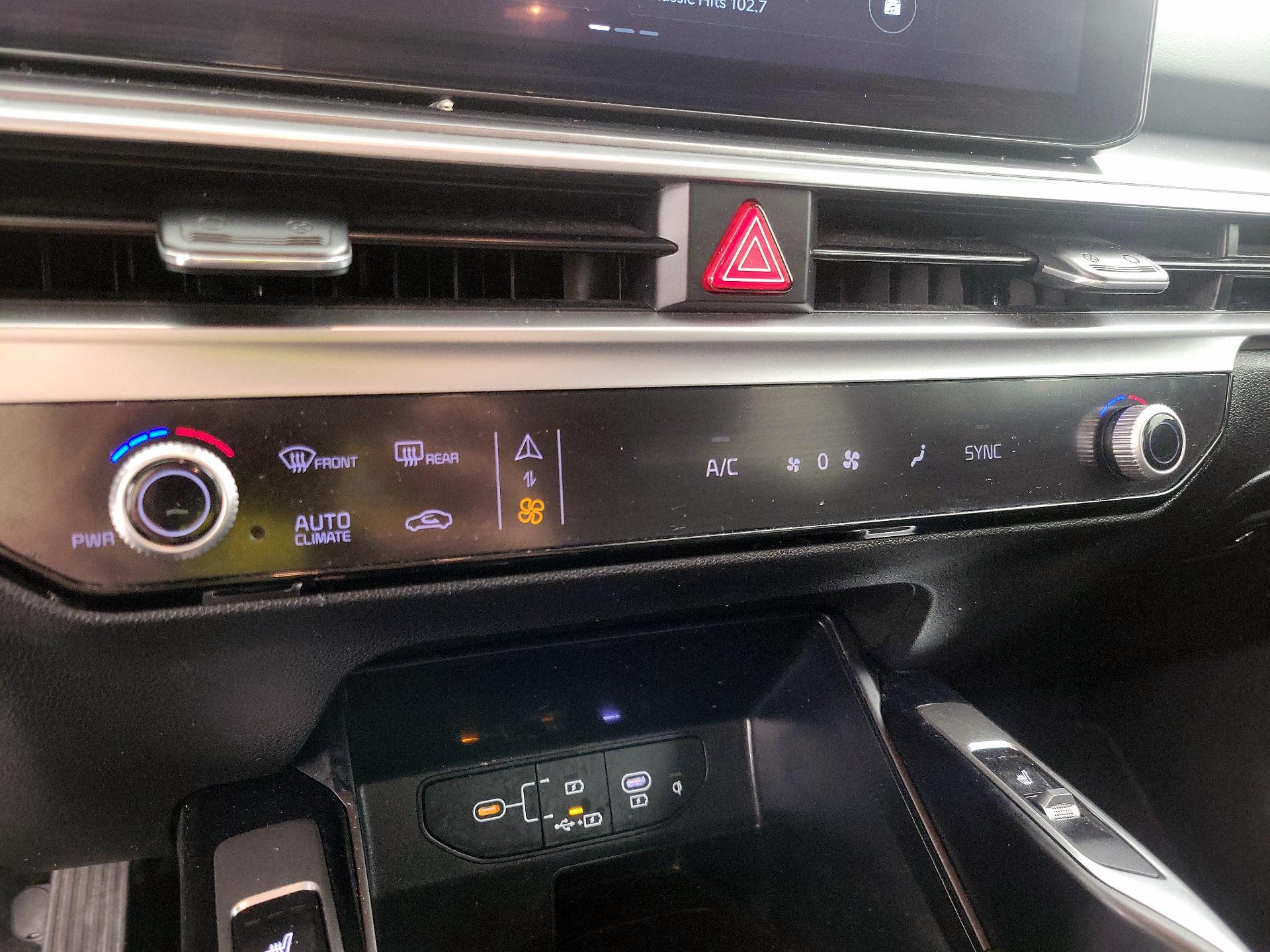 Thumbnail: 2024 Kia Sorento - 17